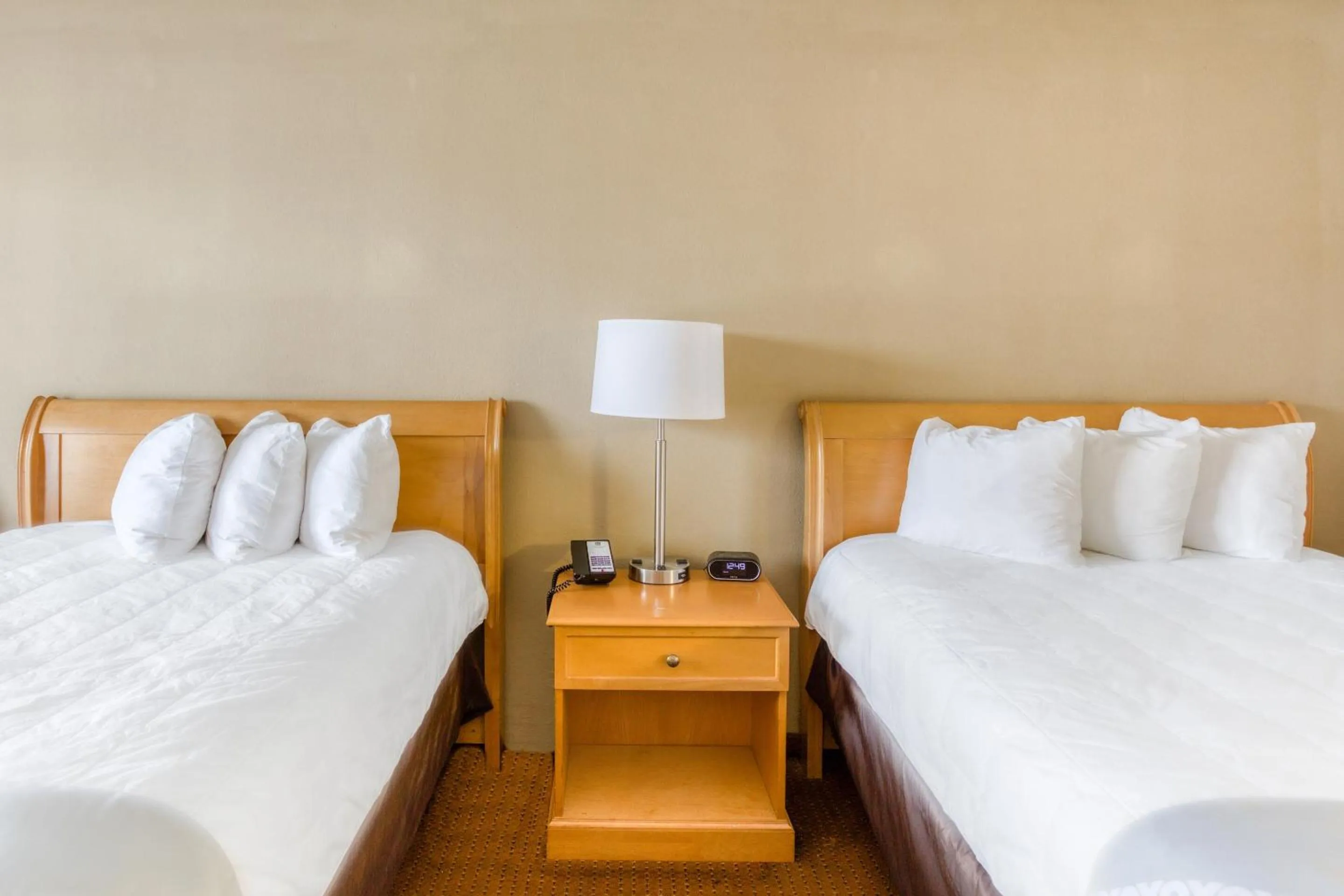 Bedroom in OYO Townhouse Owensboro West