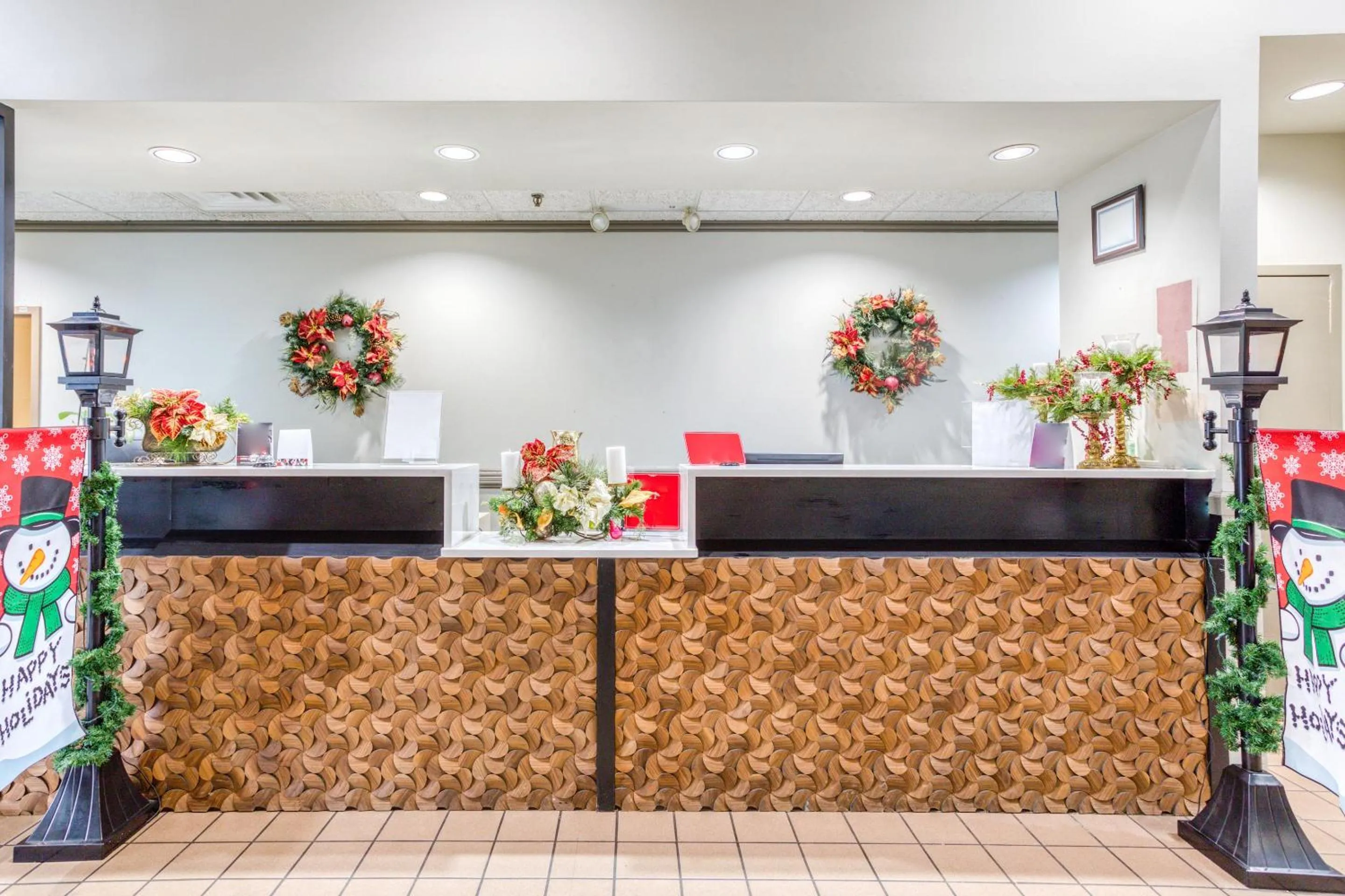 Lobby or reception in OYO Townhouse Owensboro West