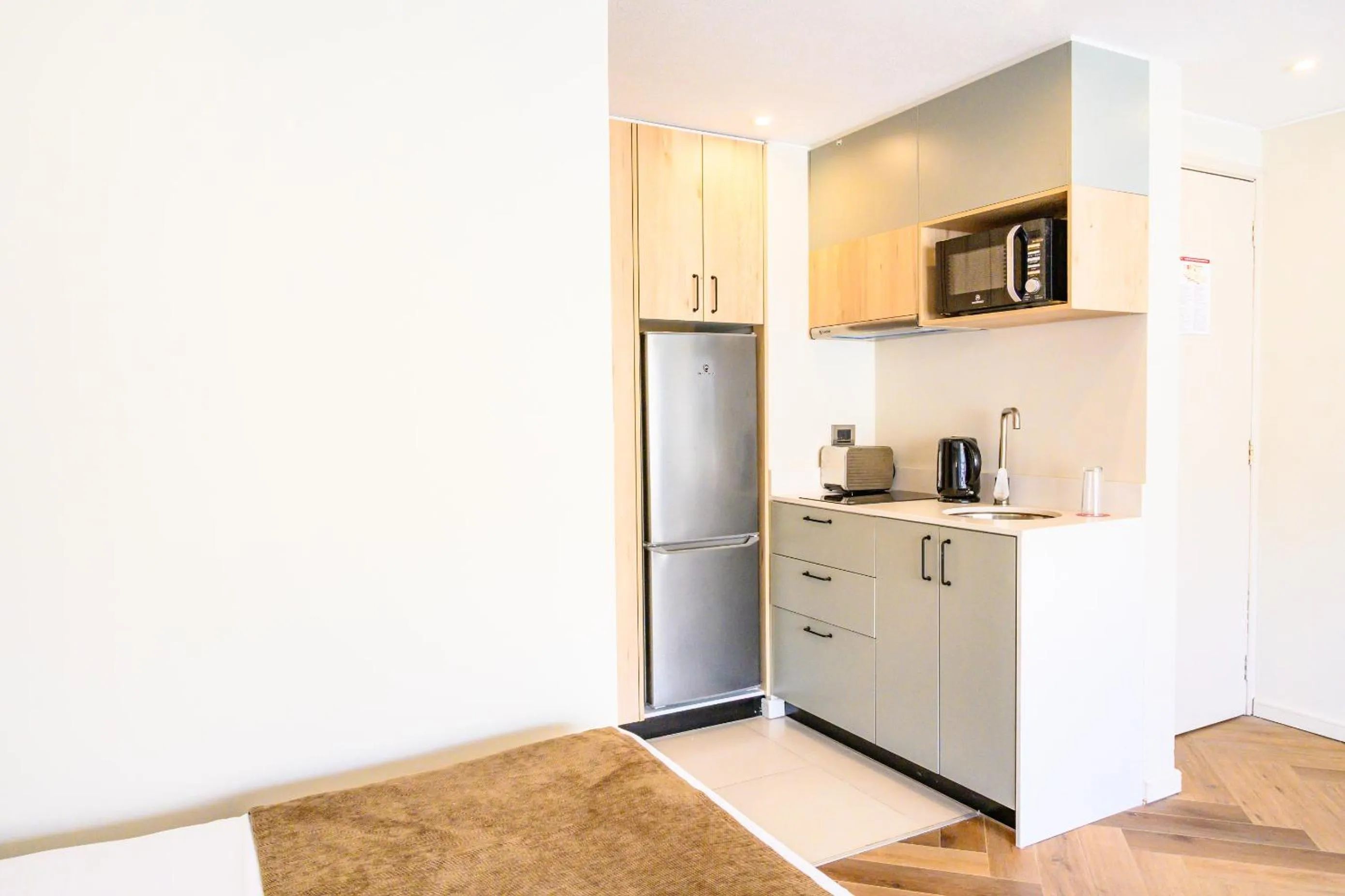 Coffee/tea facilities in Studio 56 Apart Hotel by Terrado Iquique