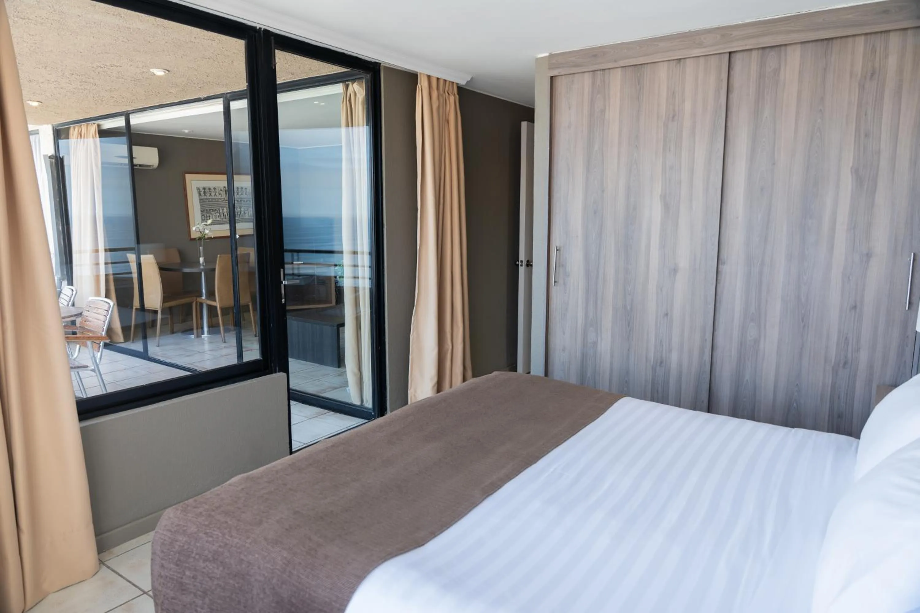 Balcony/Terrace, Bed in Studio 56 Apart Hotel by Terrado Iquique