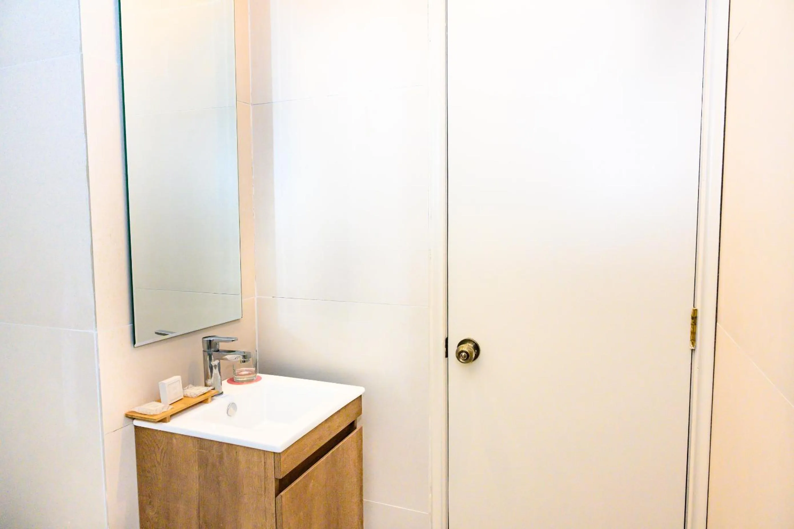 Bathroom in Studio 56 Apart Hotel by Terrado Iquique