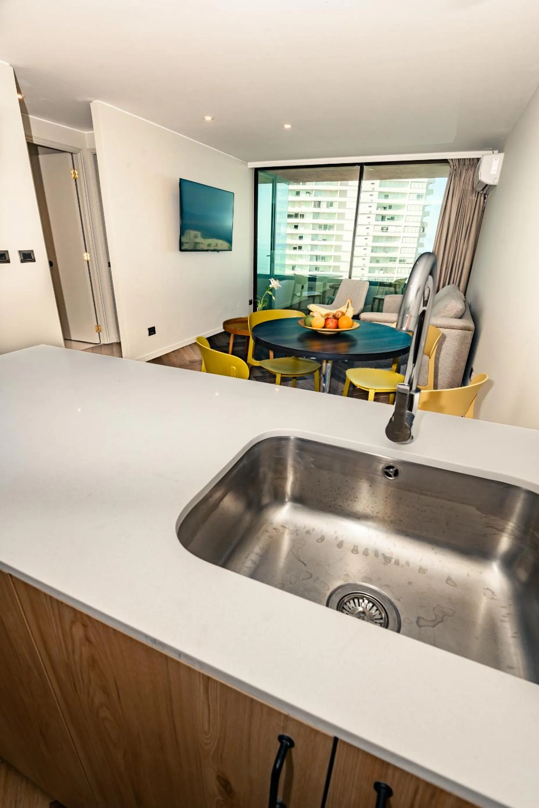 Kitchen or kitchenette in Studio 56 Apart Hotel by Terrado Iquique