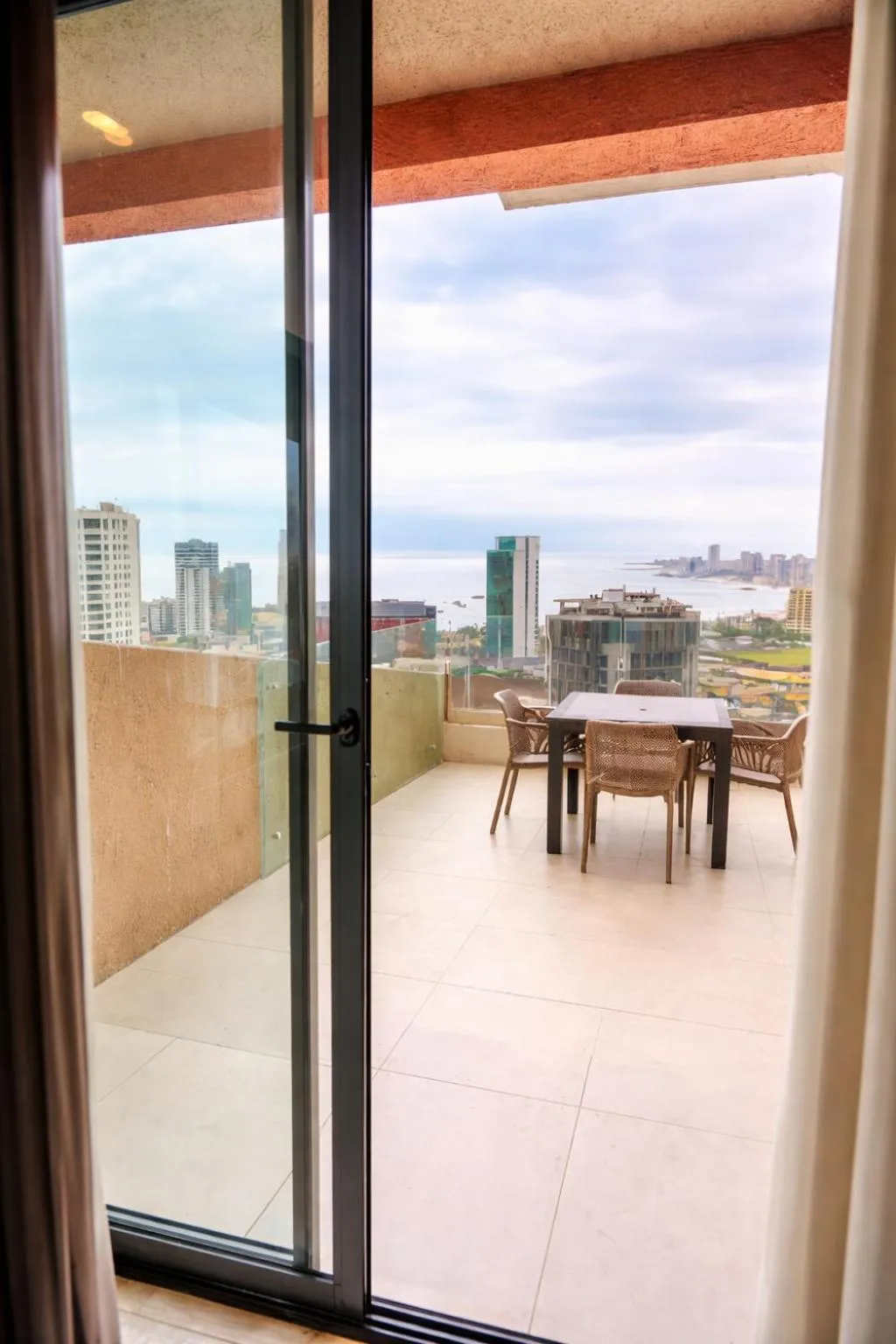 Day in Studio 56 Apart Hotel by Terrado Iquique