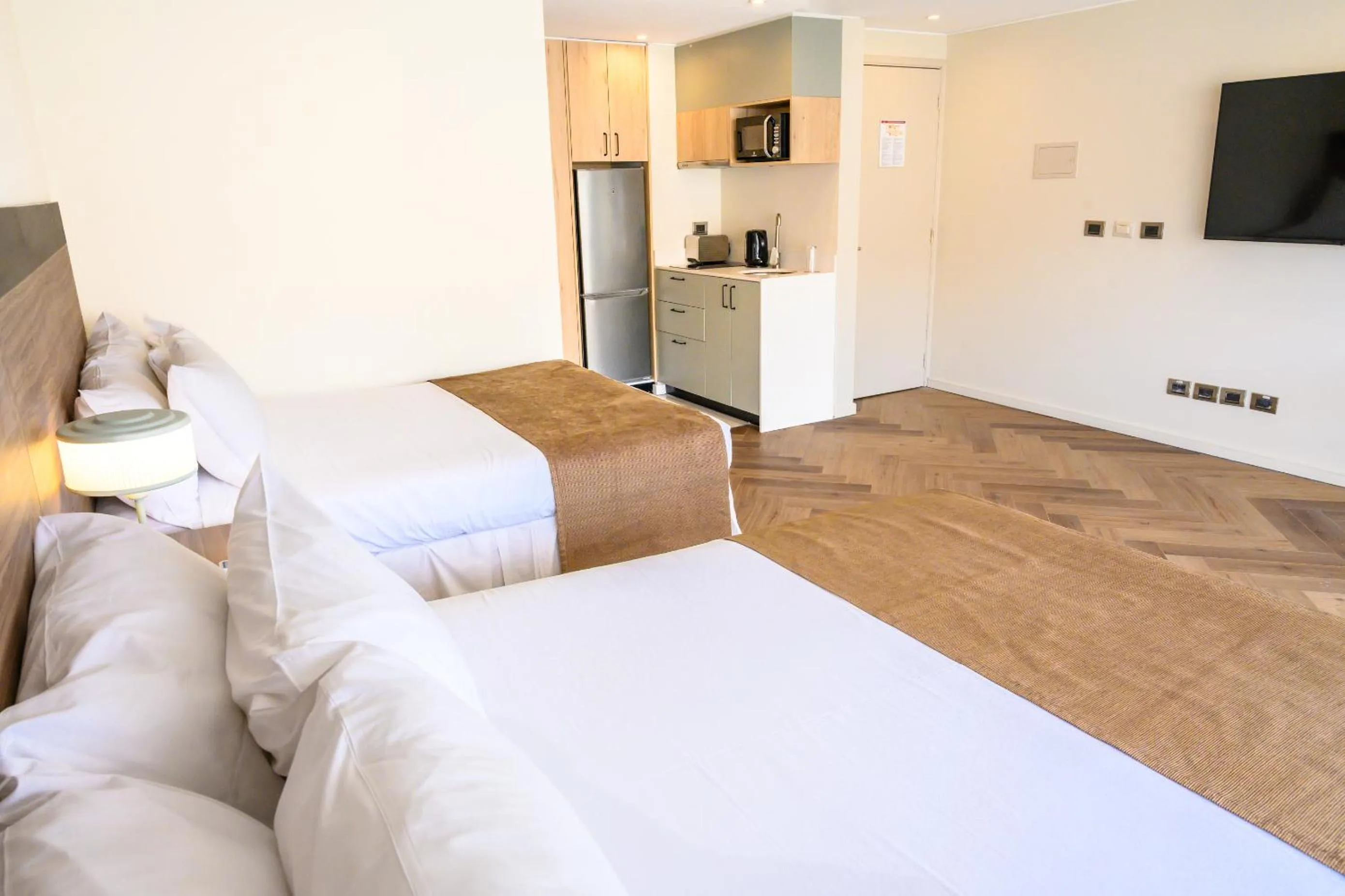 TV and multimedia, Bed in Studio 56 Apart Hotel by Terrado Iquique