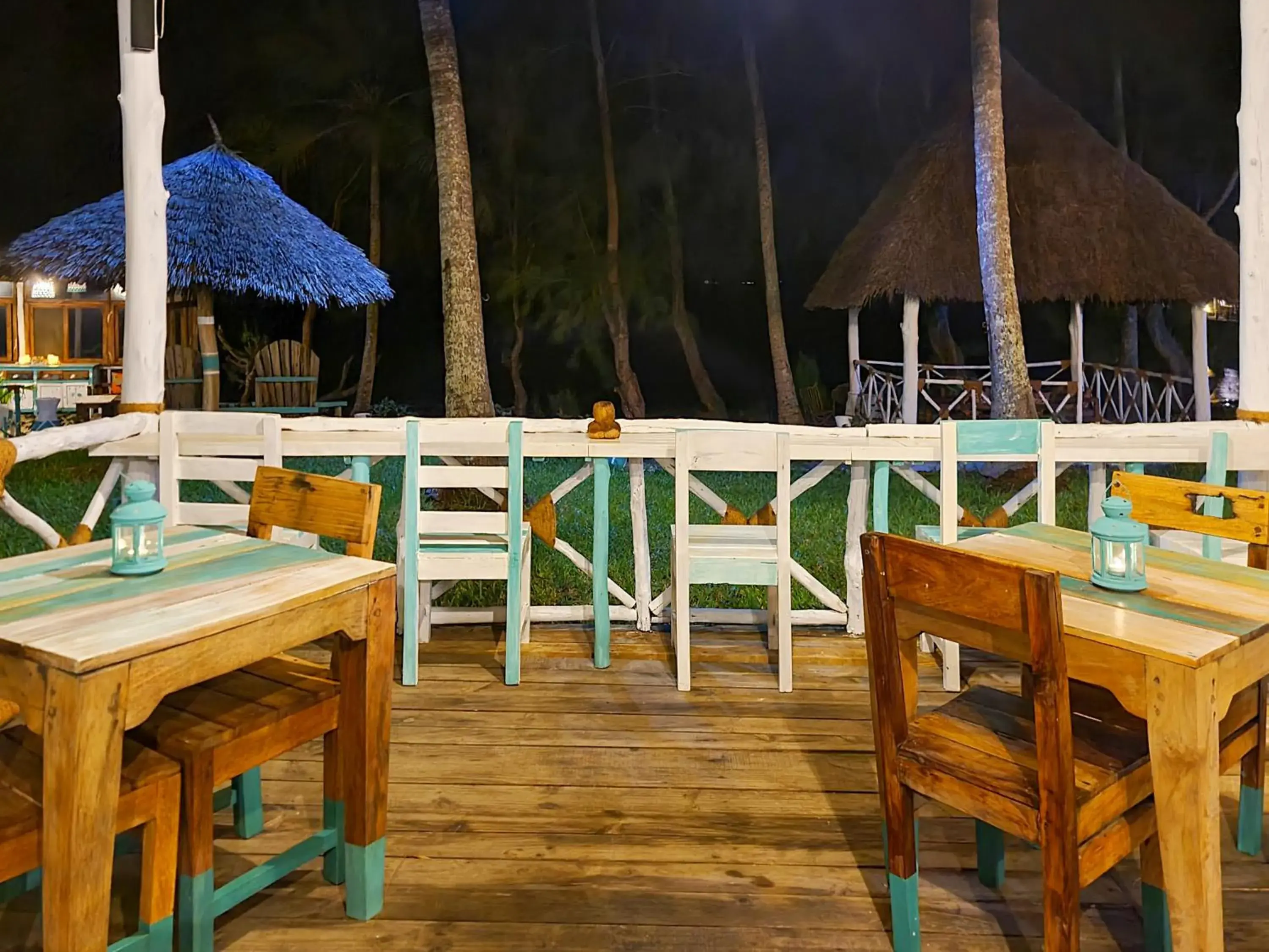 Lounge or bar in Paradise Beach Resort & Spa Lounge or bar in Paradise Beach Resort & Spa