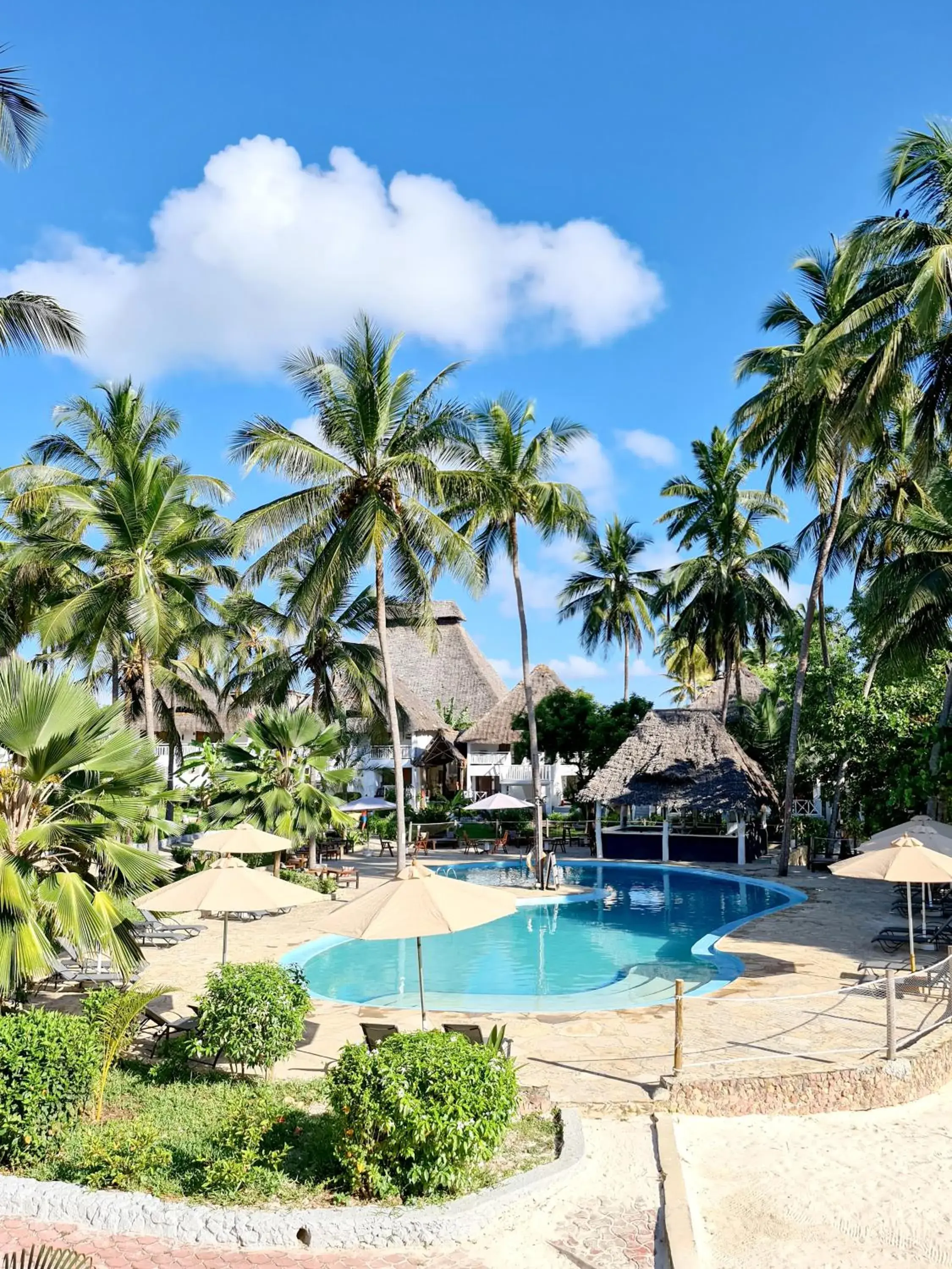 Pool view in Paradise Beach Resort & Spa Pool view in Paradise Beach Resort & Spa