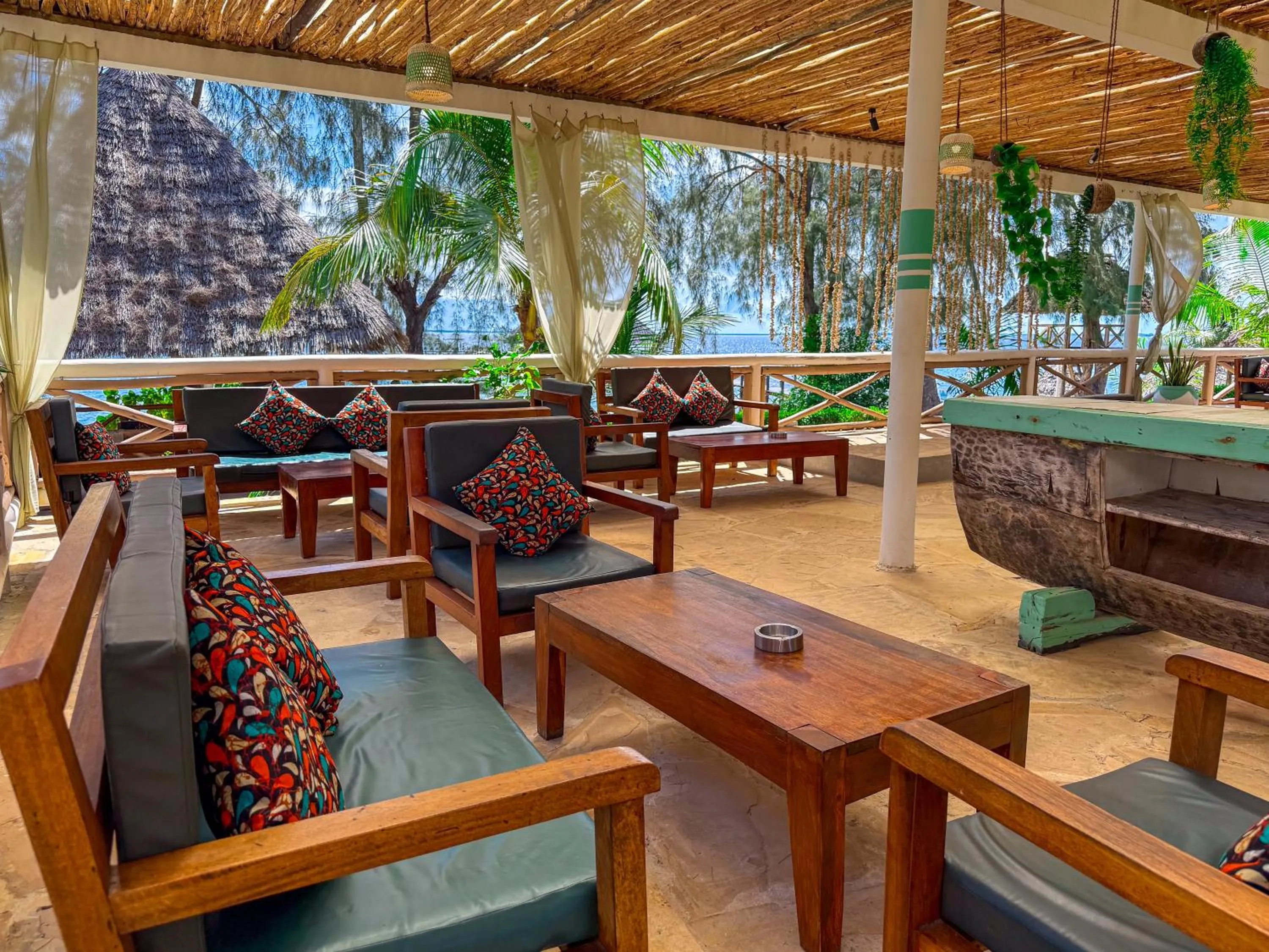 Lounge or bar in Paradise Beach Resort & Spa