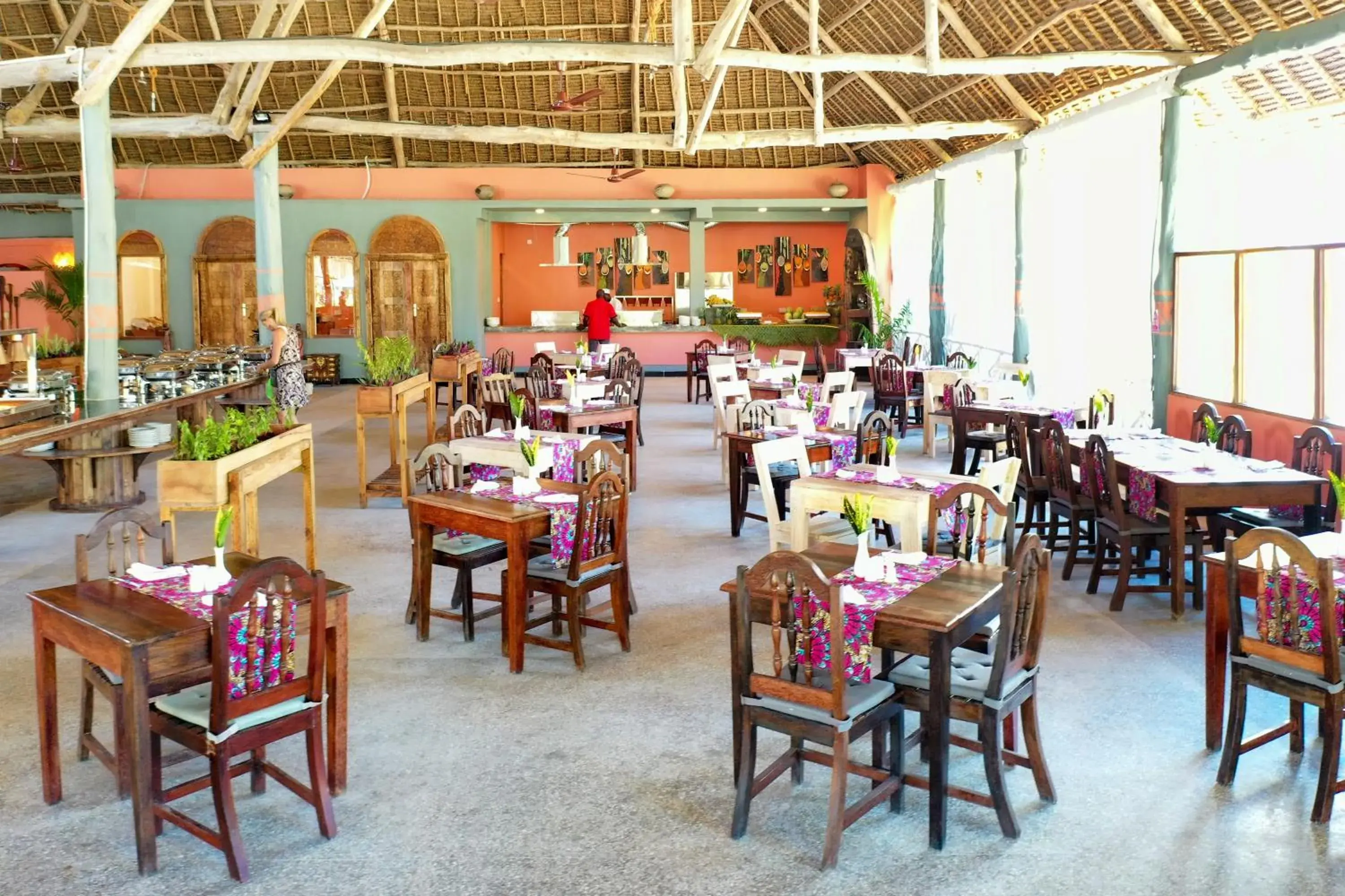 Restaurant/places to eat in Paradise Beach Resort & Spa Restaurant/places to eat in Paradise Beach Resort & Spa