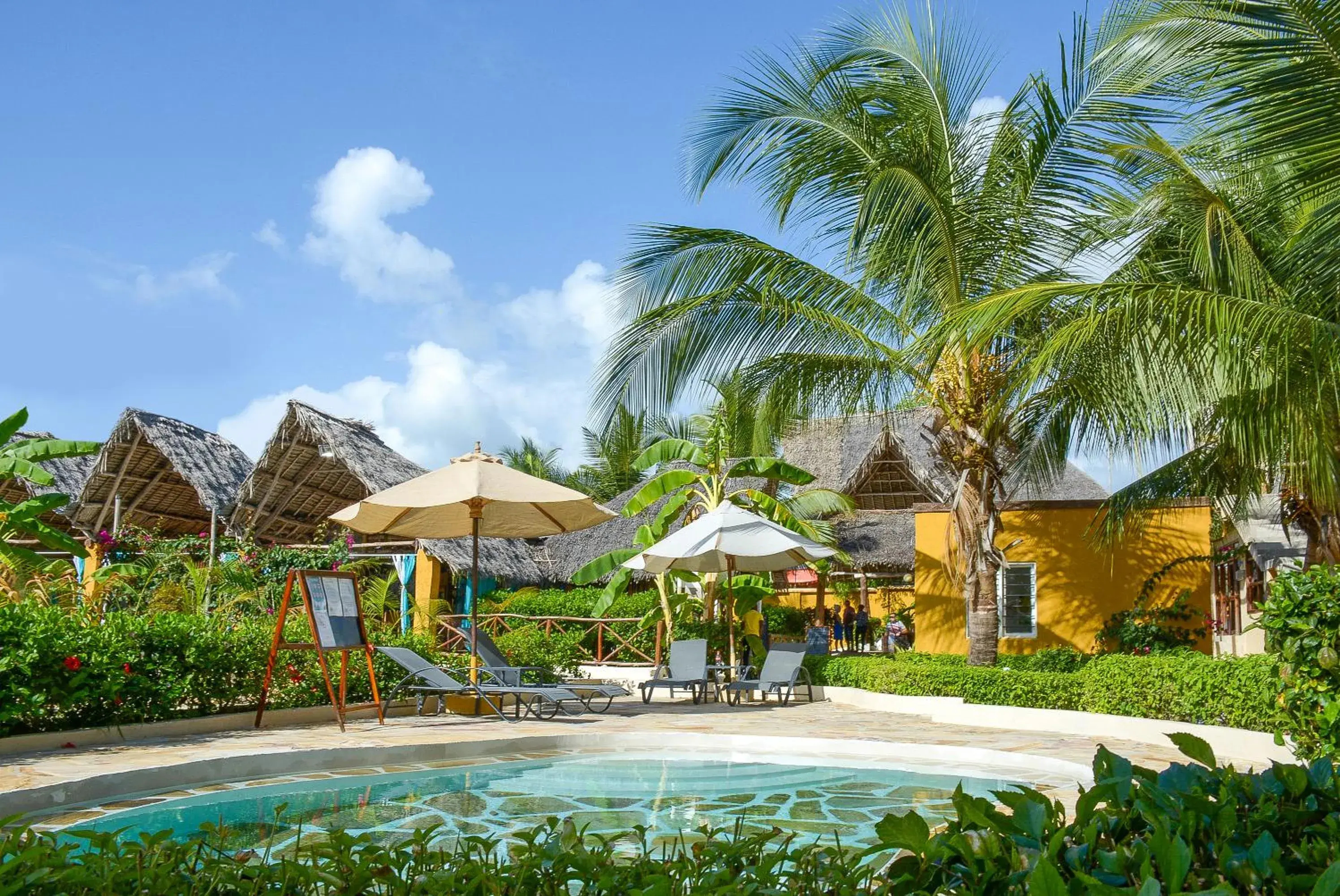 Pool view in Paradise Beach Resort & Spa Pool view in Paradise Beach Resort & Spa