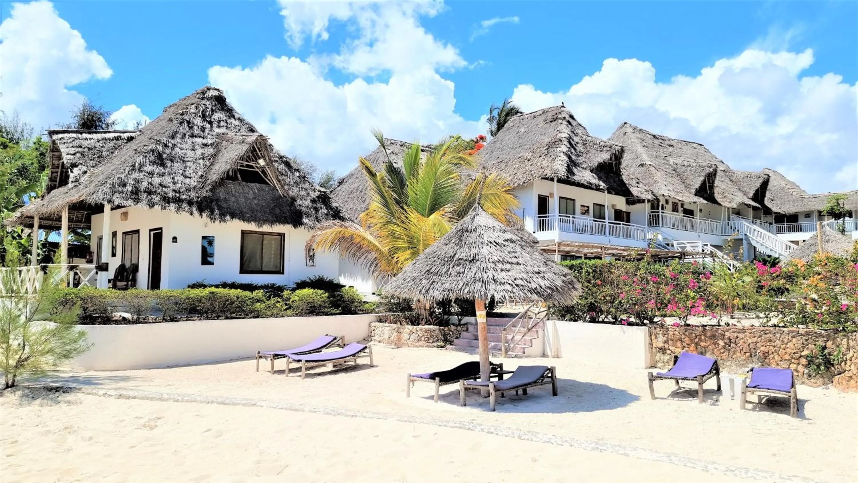 Property building in Paradise Beach Resort & Spa