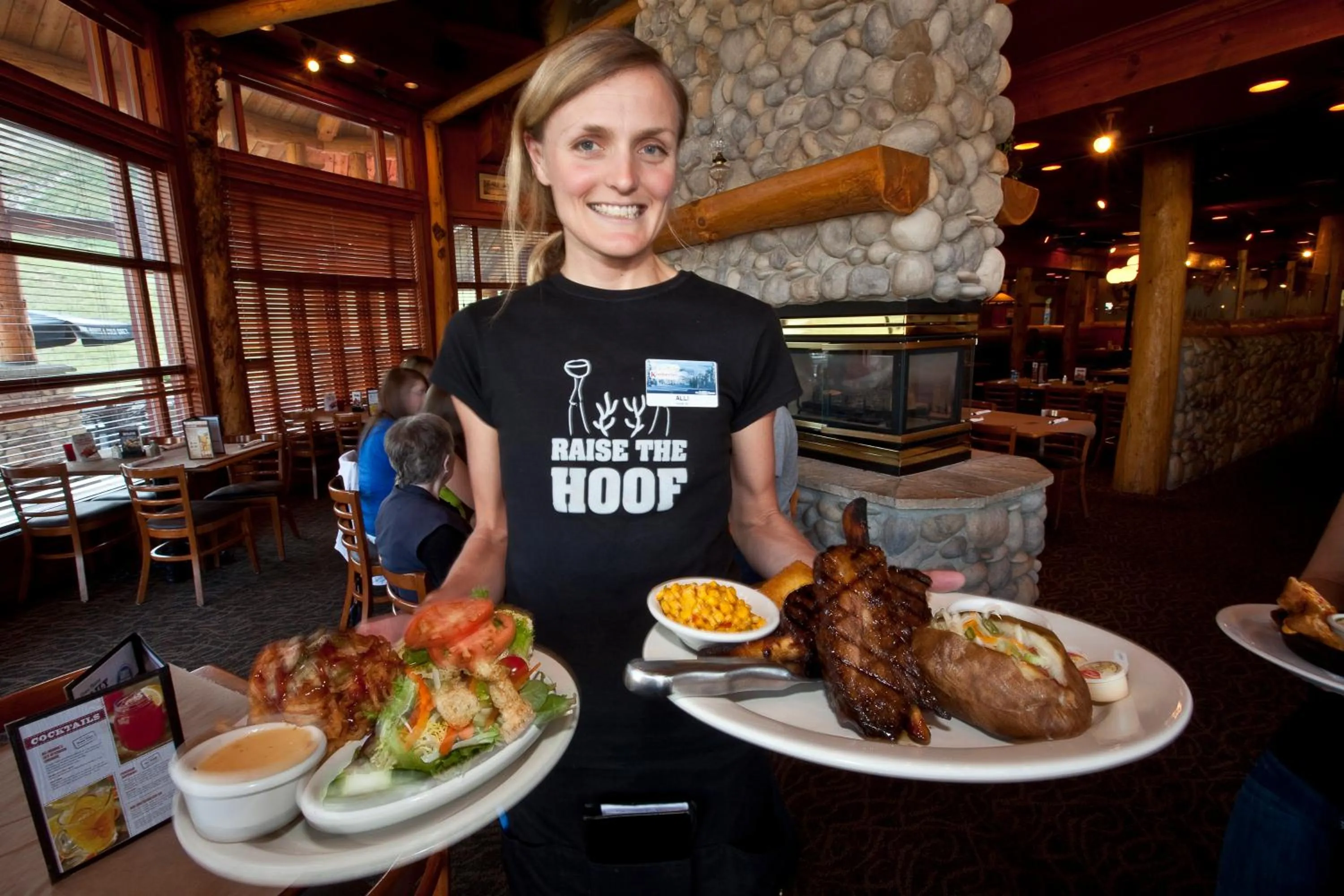 Restaurant/places to eat in Polaris Lodge