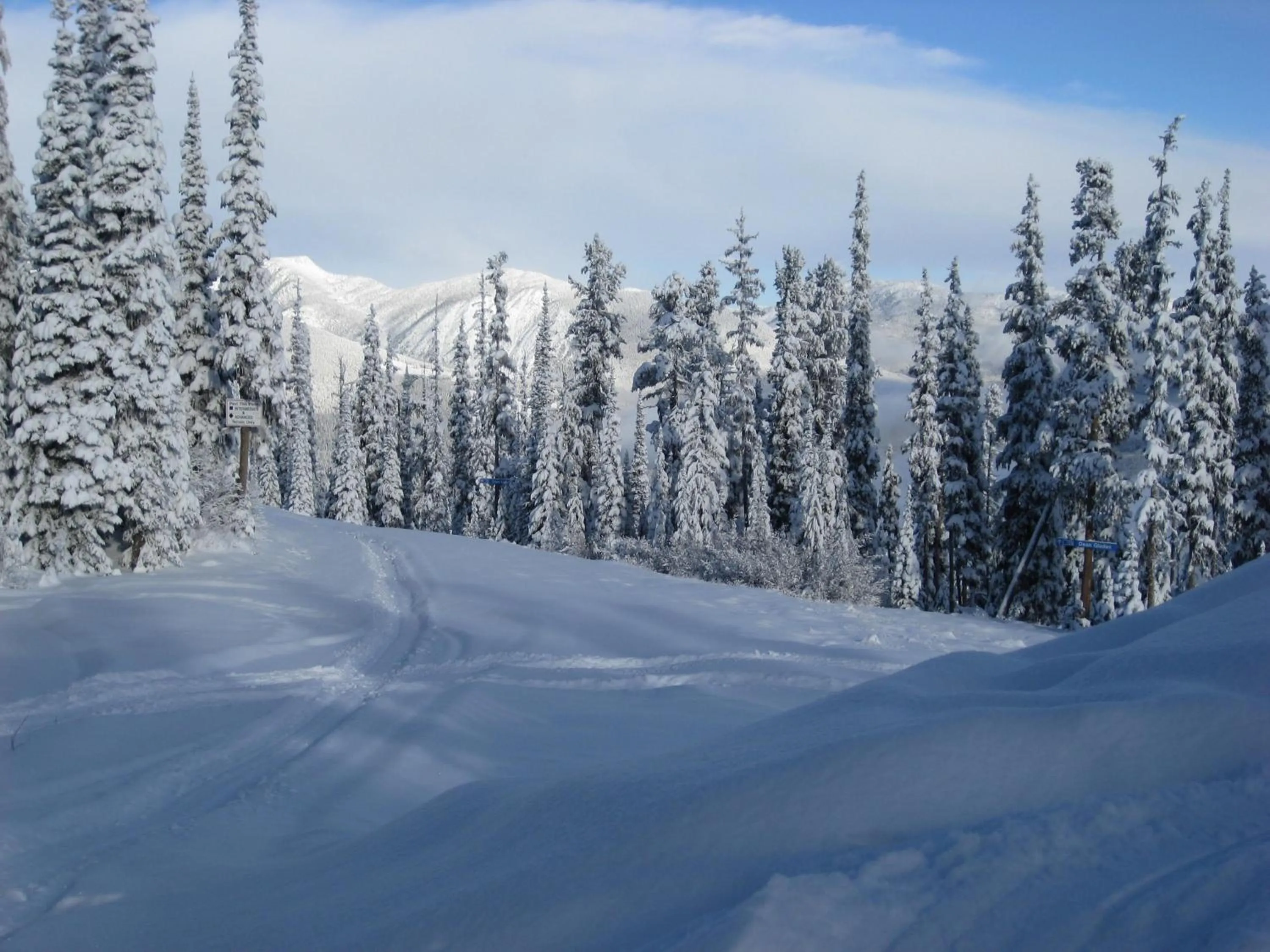 Skiing in Polaris Lodge