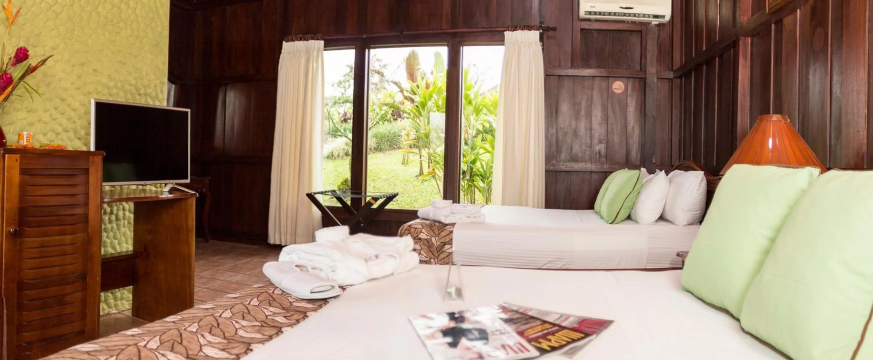 Communal lounge/ TV room in Montaña de fuego Mountain Resort & Spa