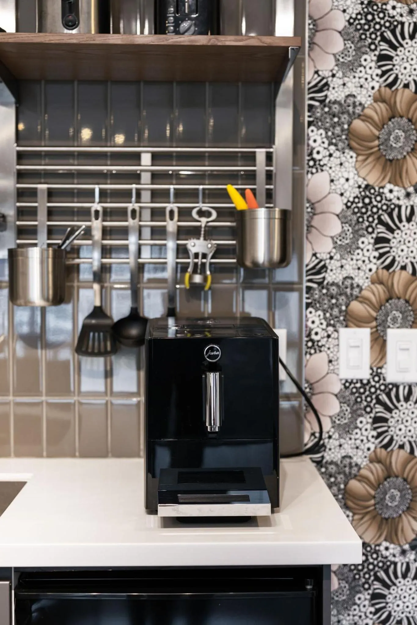 Coffee/tea facilities in Silverbow Inn