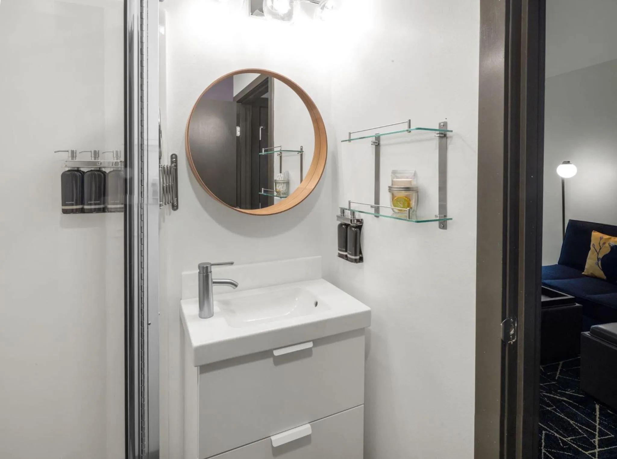 Shower in Silverbow Inn