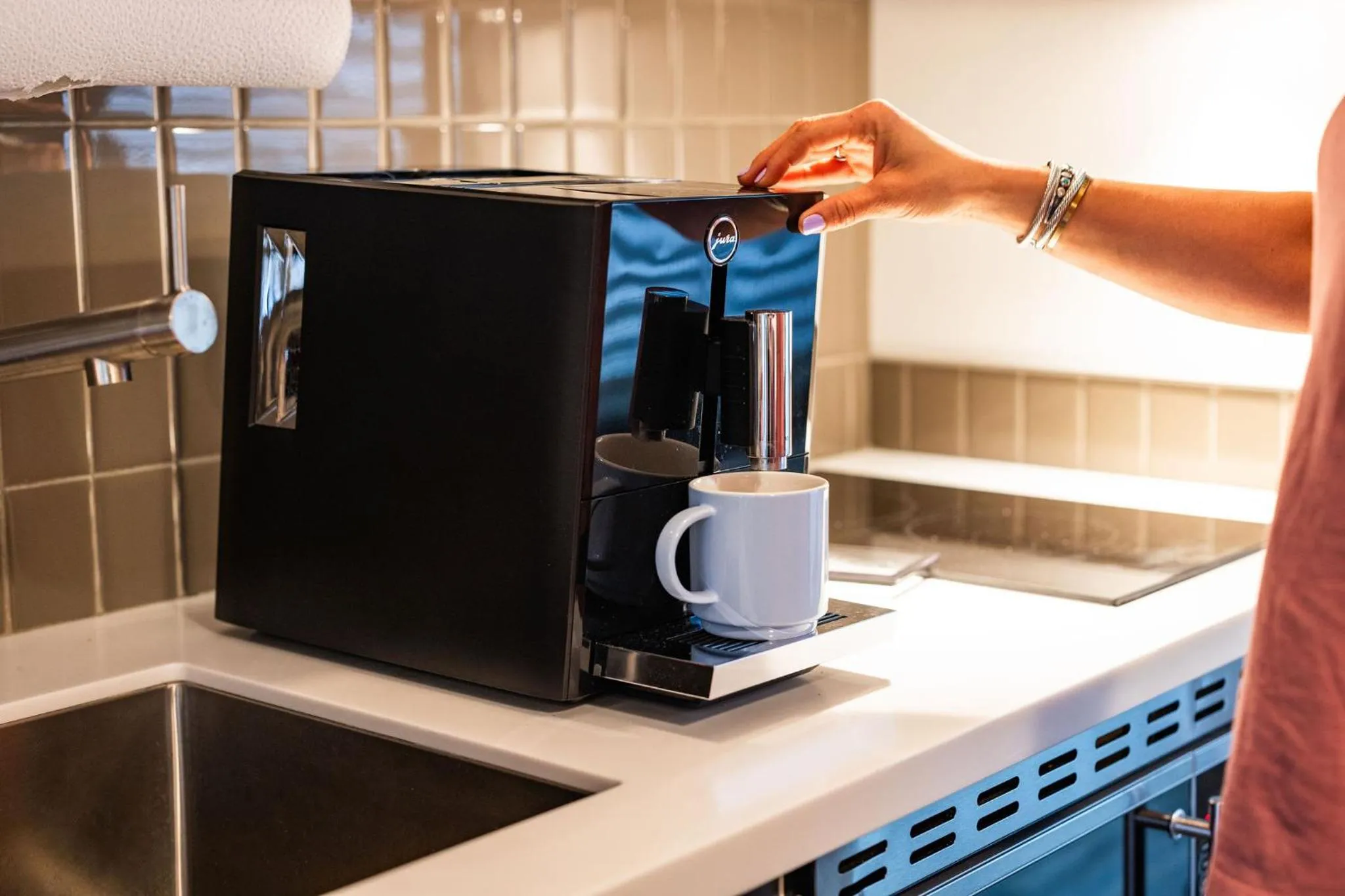 Coffee/tea facilities in Silverbow Inn