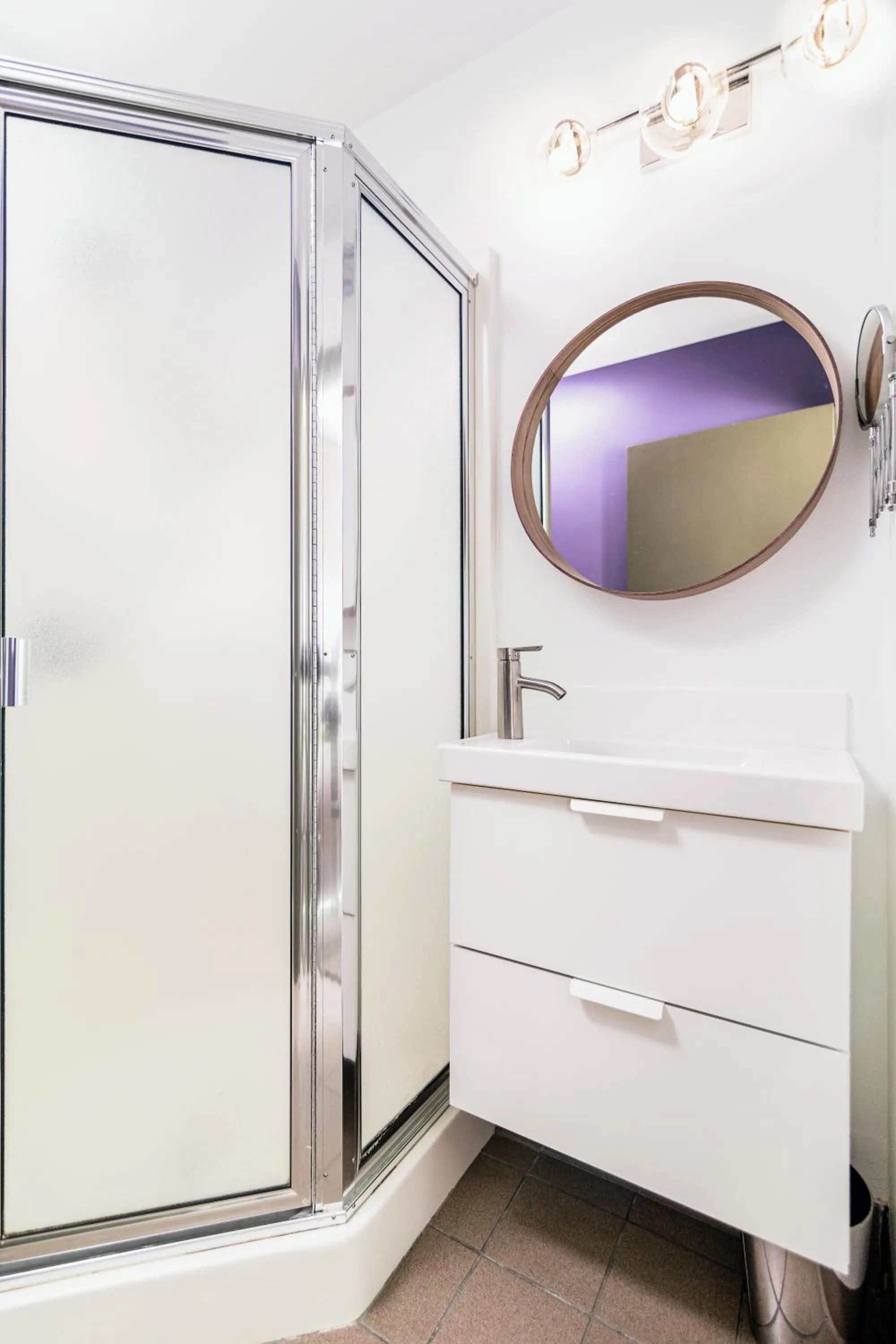 Shower in Silverbow Inn