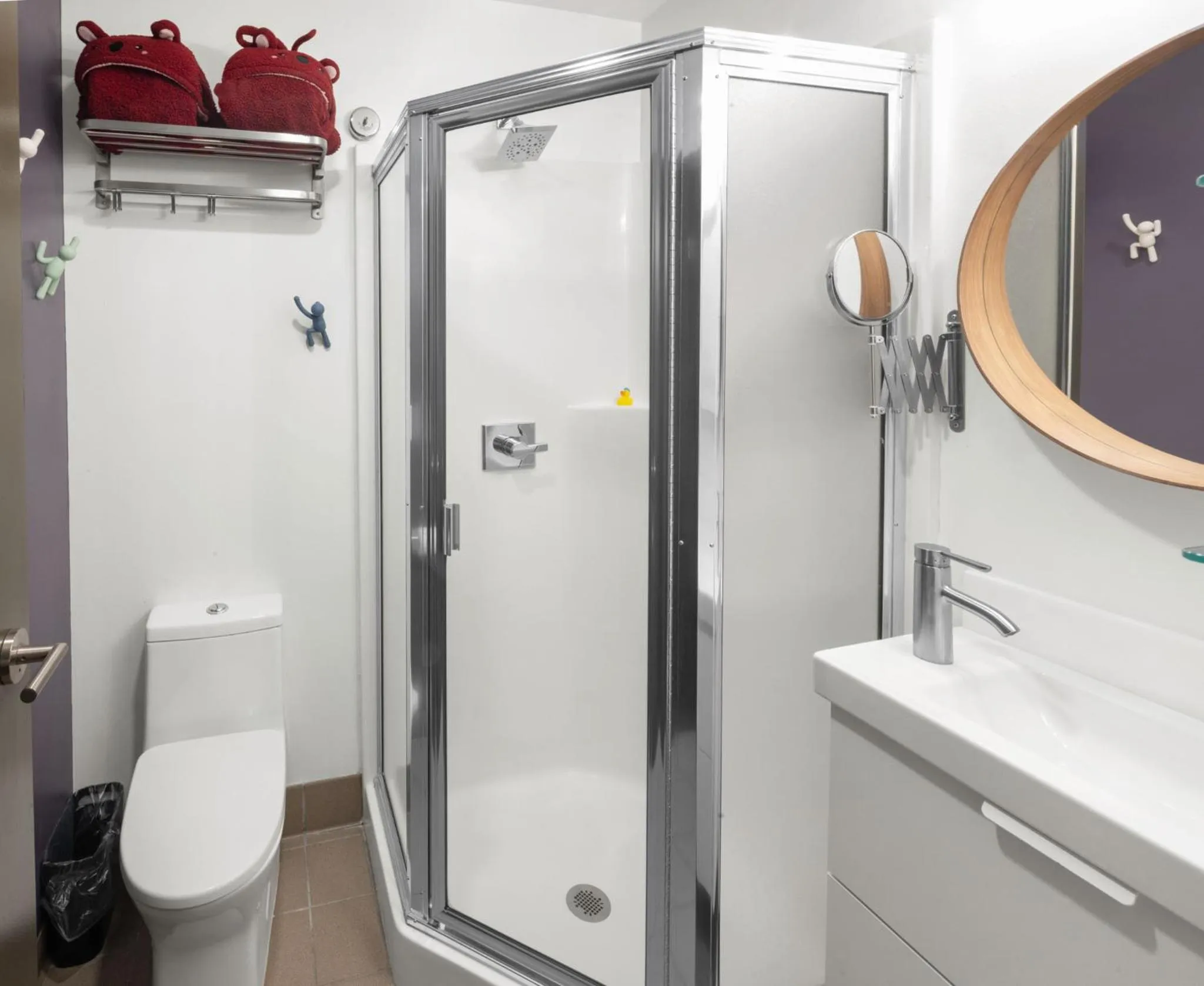 Shower in Silverbow Inn