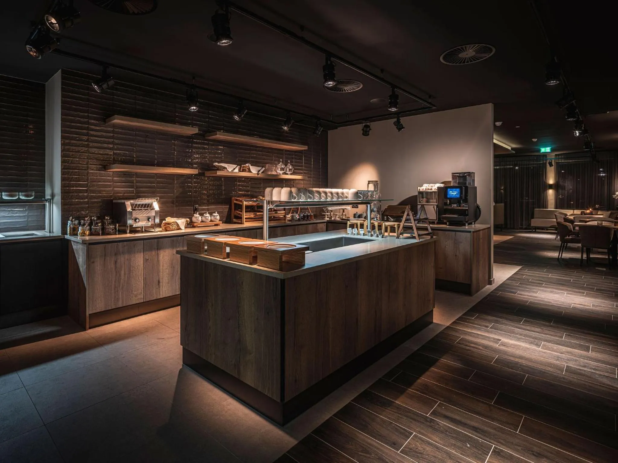 Restaurant/places to eat in AlpenParks Hotel & Apartment Arlberg Warth mit Pool