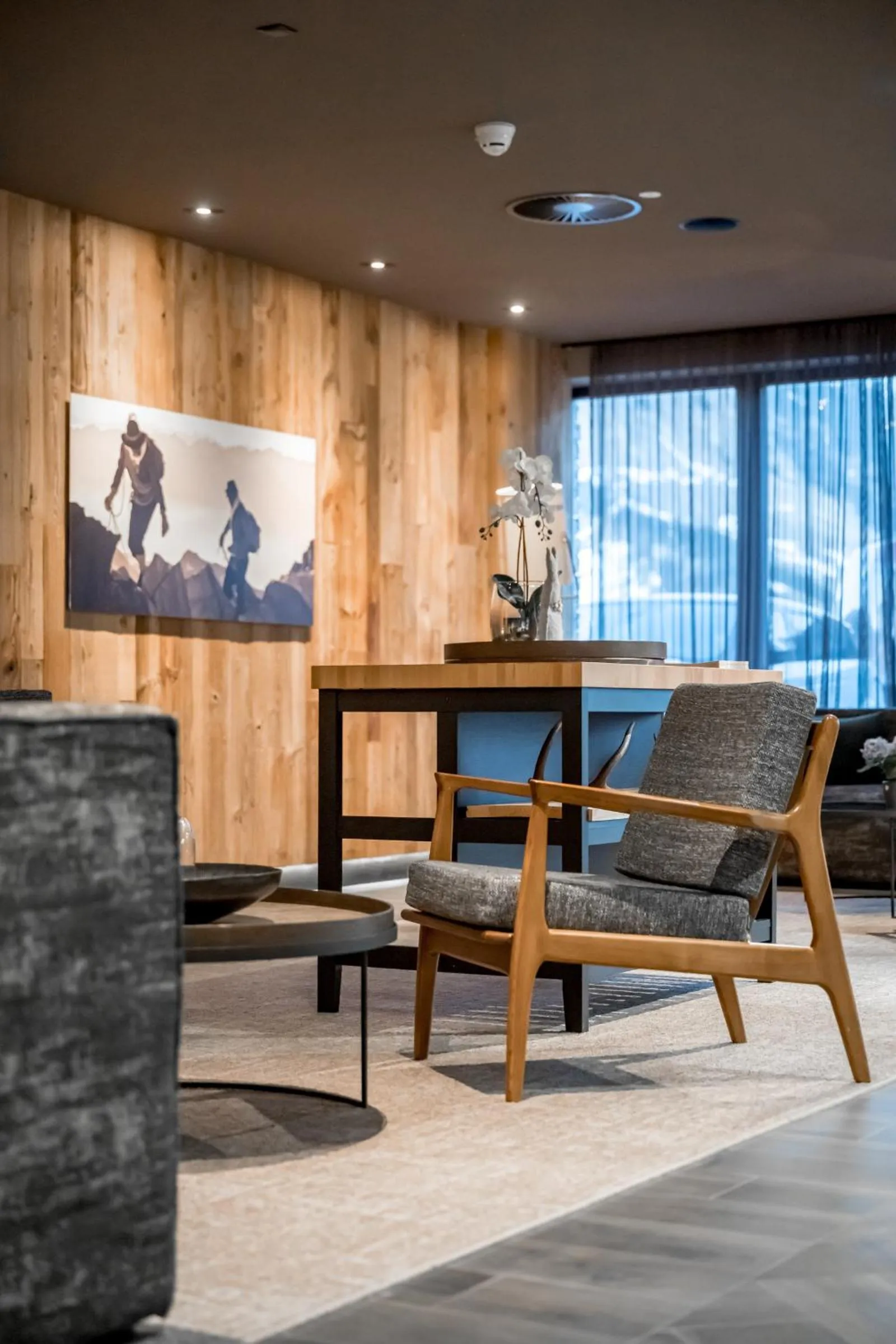 Lobby or reception in AlpenParks Hotel & Apartment Arlberg Warth mit Pool