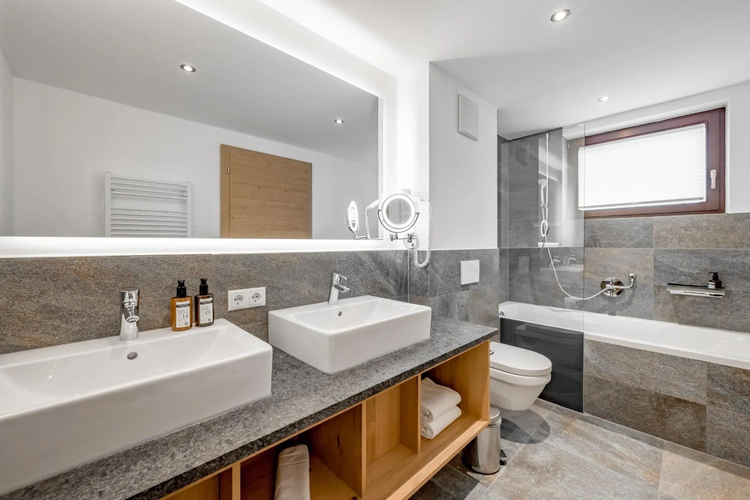 Bathroom in AlpenParks Hotel & Apartment Arlberg Warth mit Pool