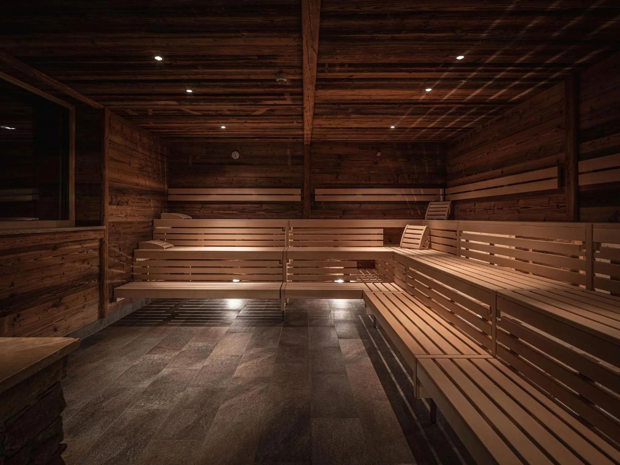 Sauna in AlpenParks Hotel & Apartment Arlberg Warth mit Pool