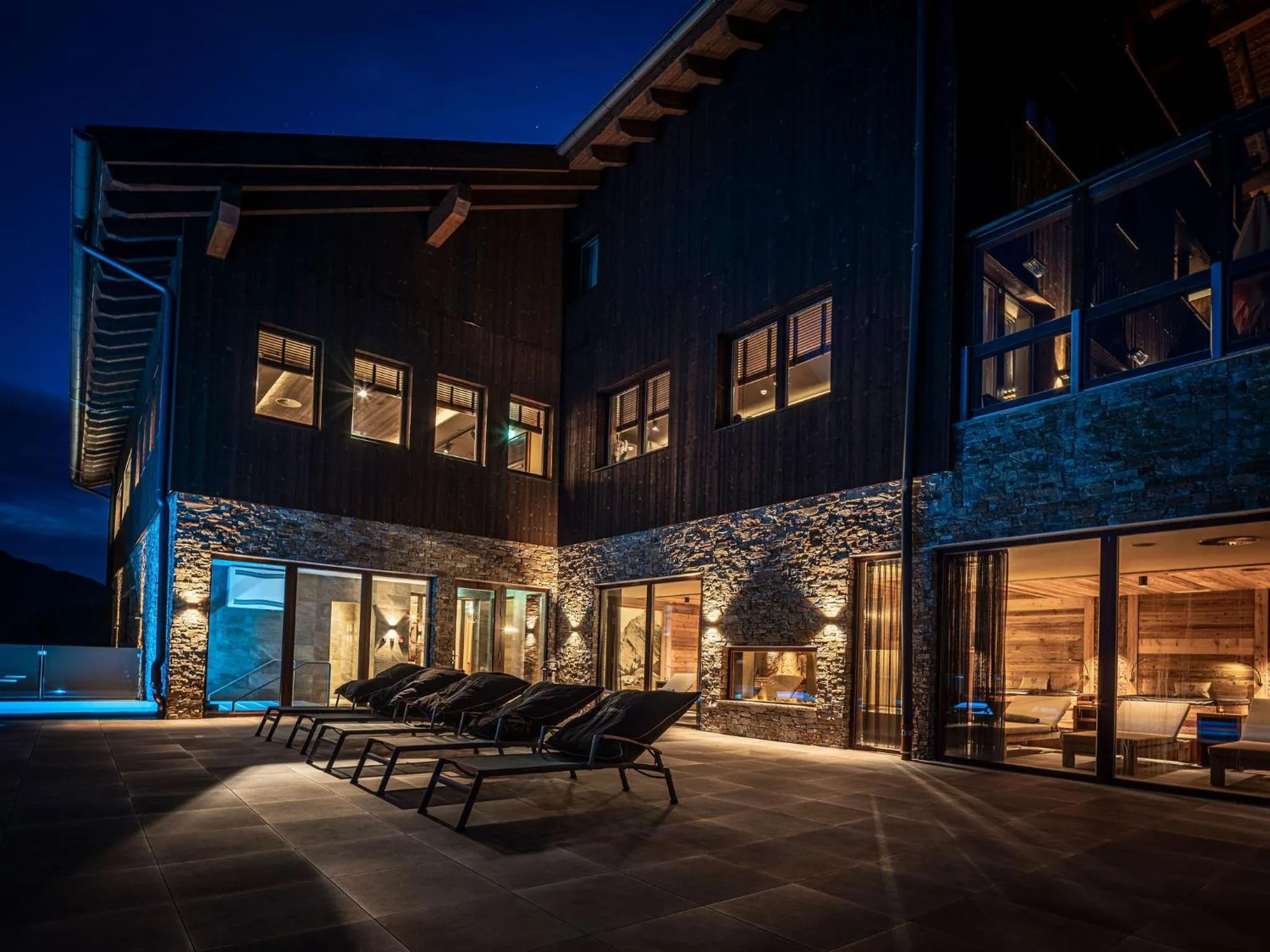 Property building in AlpenParks Hotel & Apartment Arlberg Warth mit Pool