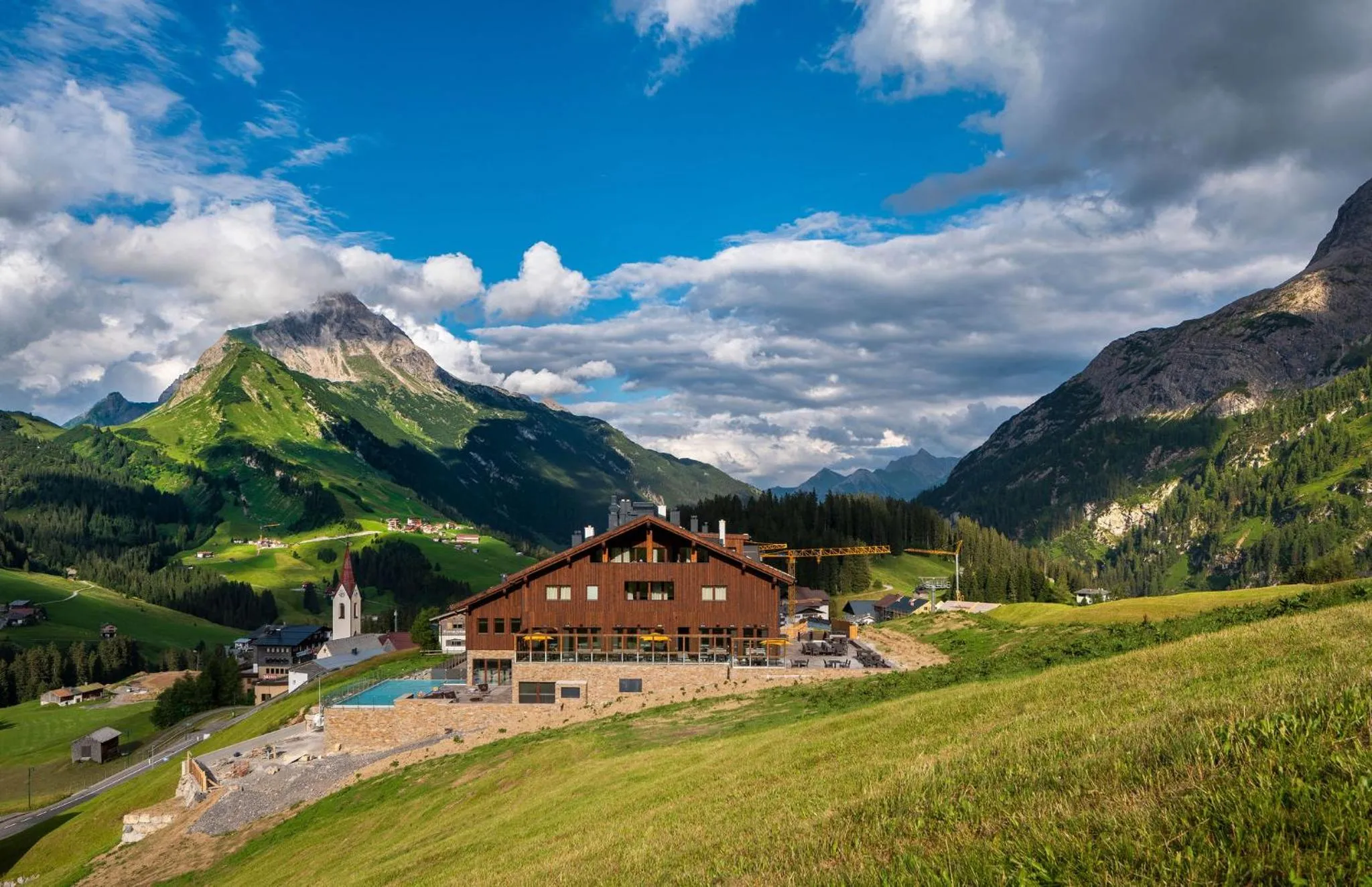 Neighbourhood in AlpenParks Hotel & Apartment Arlberg Warth mit Pool