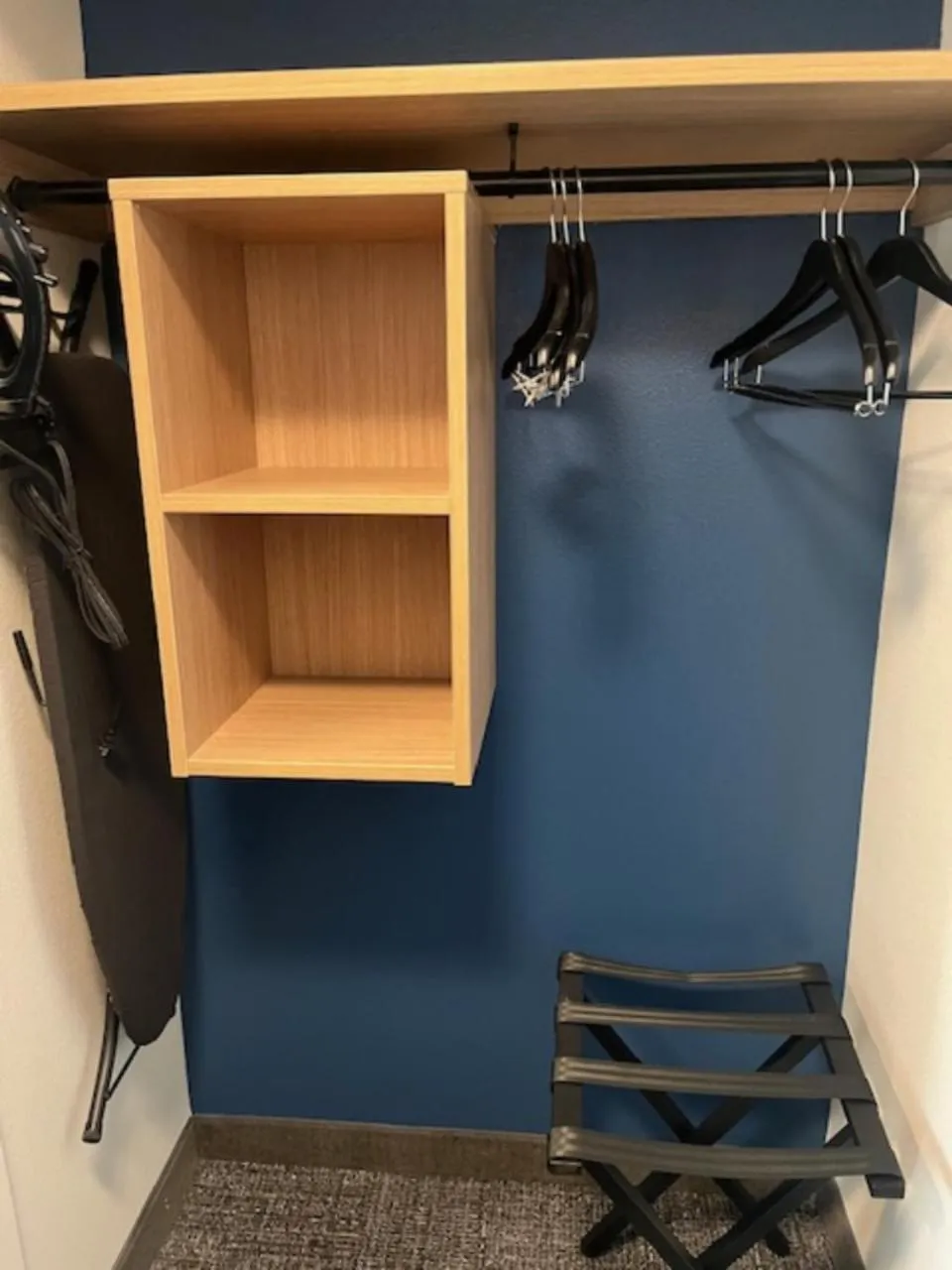 wardrobe in Legacy Inn & Suites