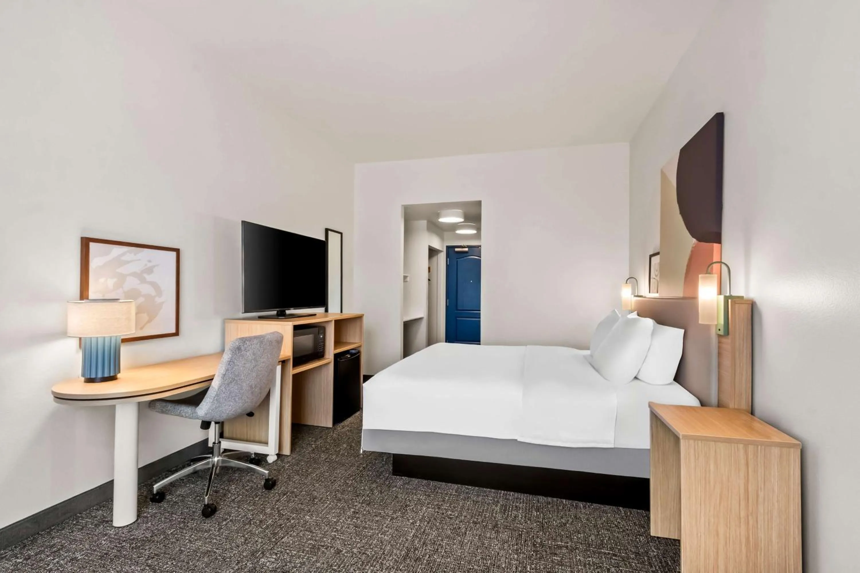 Bedroom, Bed in Spark by Hilton Phoenix East Mesa