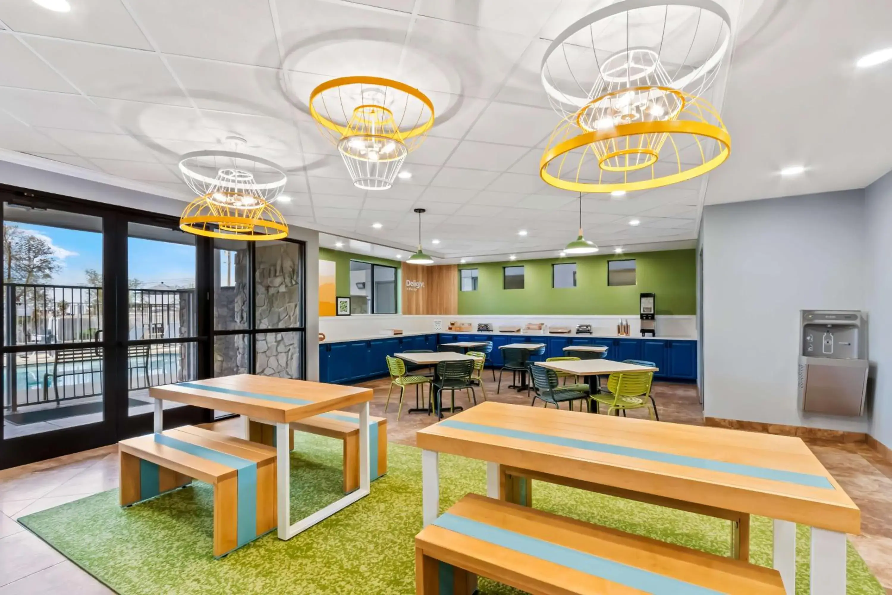 Breakfast in Legacy Inn & Suites Breakfast in Legacy Inn & Suites