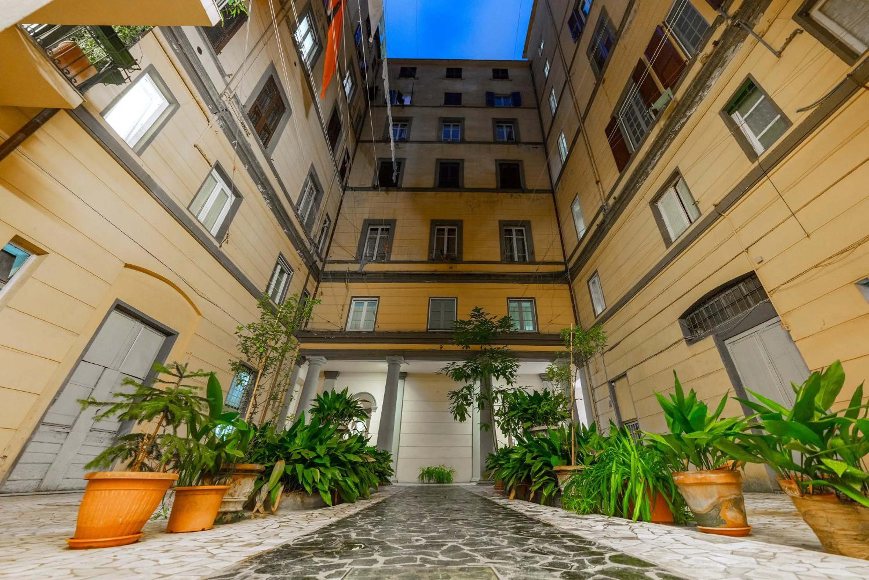 Inner courtyard view in Affittacamere Superior del Golfo e delle 5 Terre