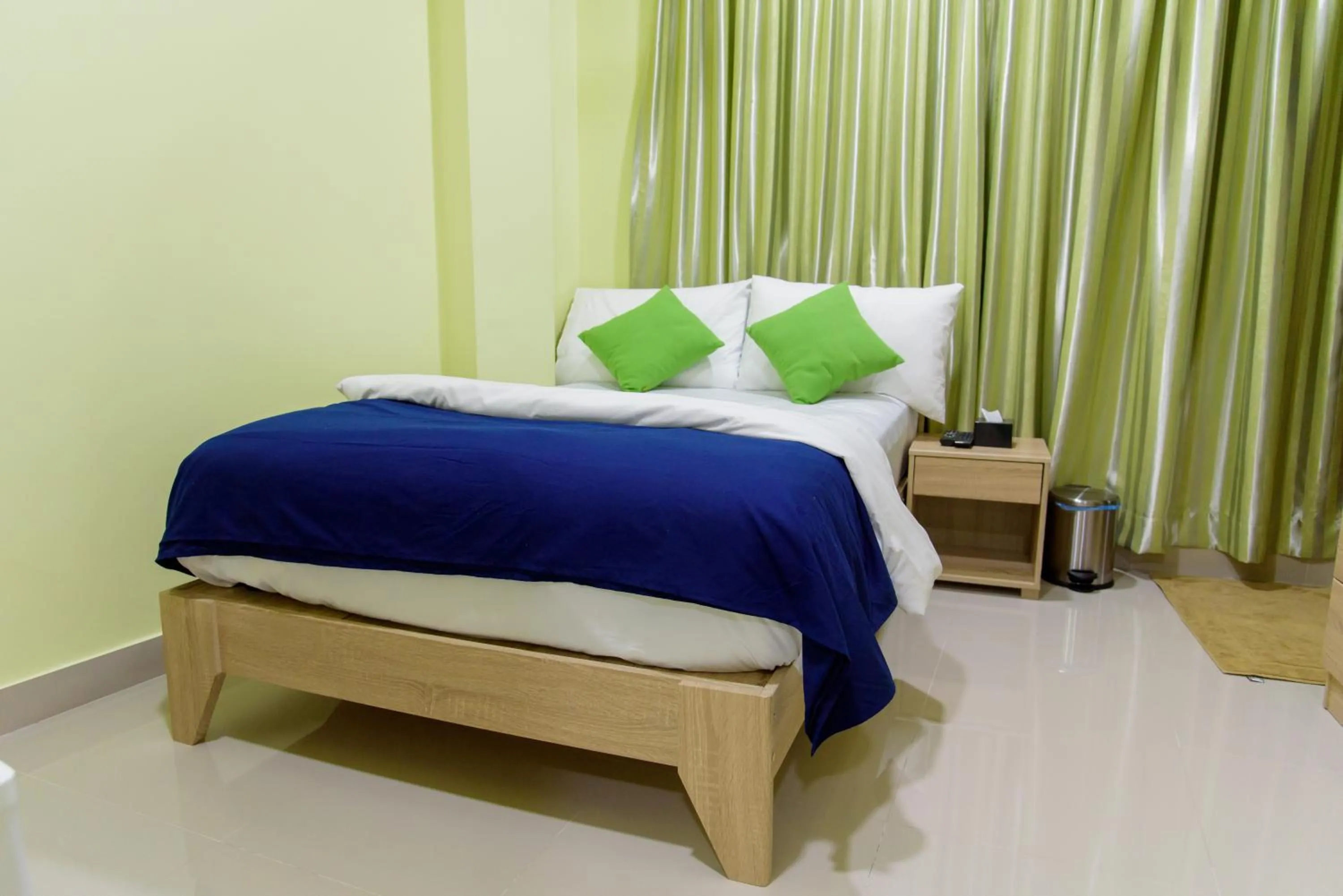 Photo of the whole room, Bed in Tourist Inn