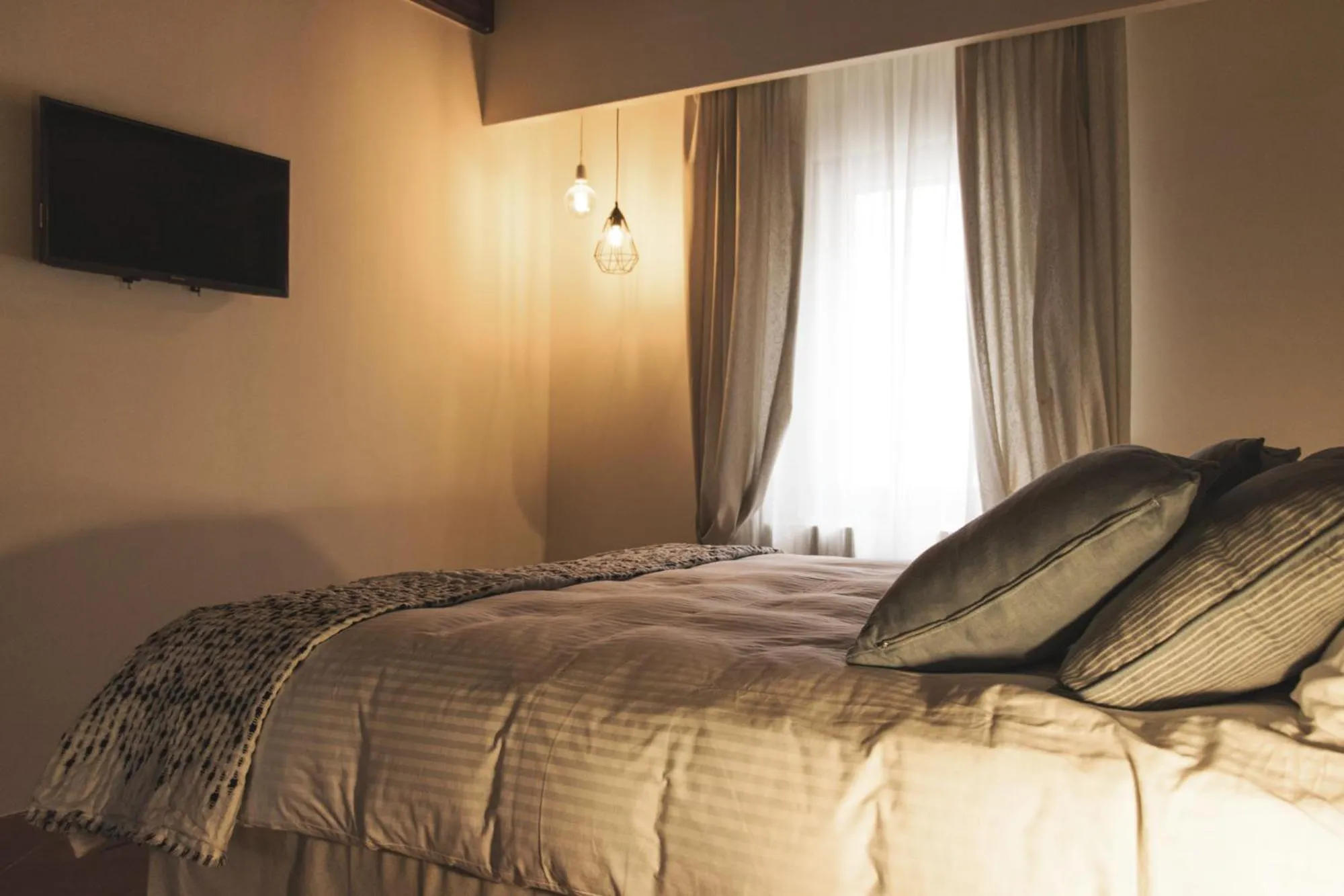 Cece Nove - Sotto l'Arco