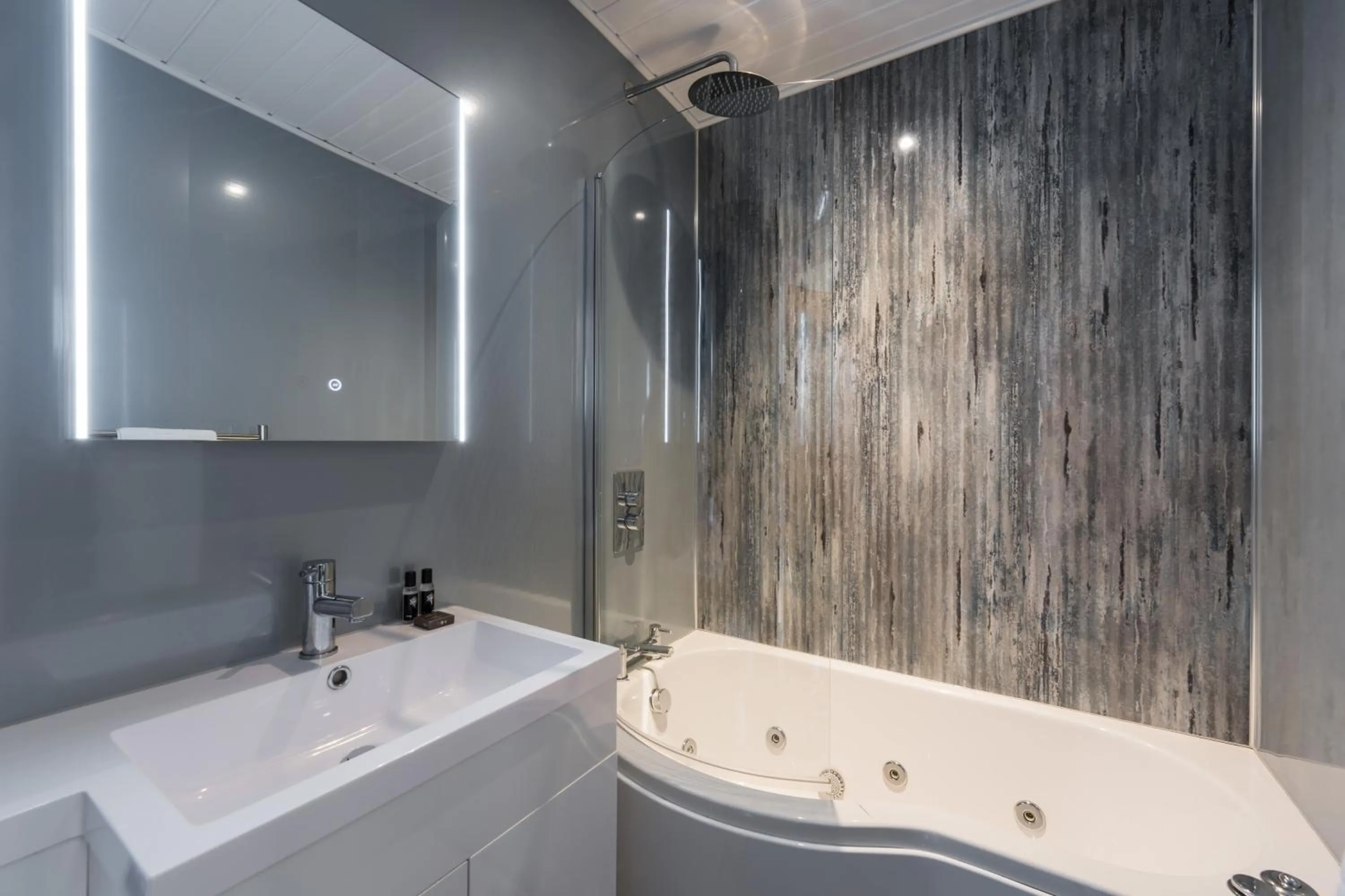 Gwesty'r Marine Hotel & Spa