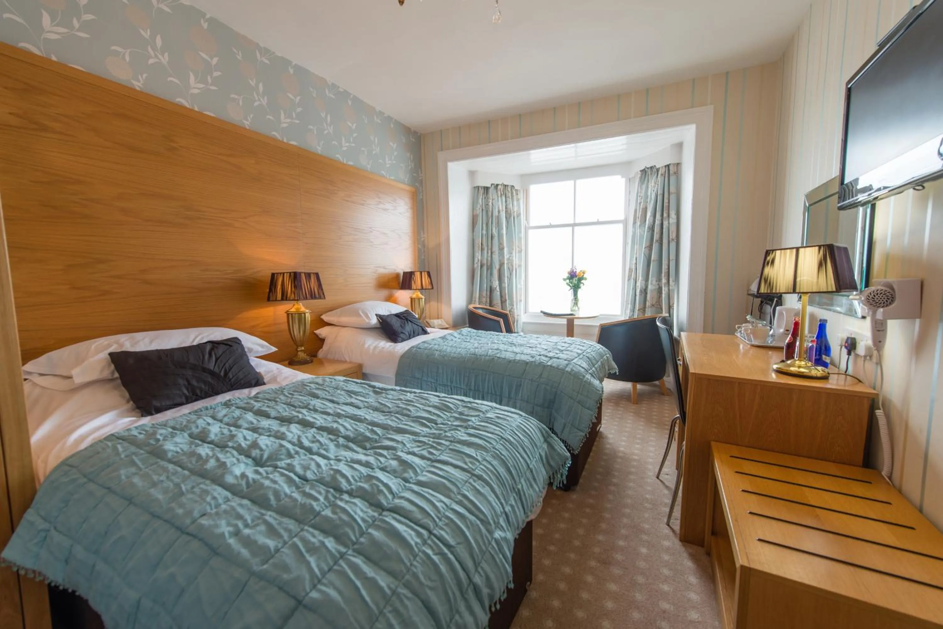 Bedroom, Bed in Gwesty'r Marine Hotel & Spa