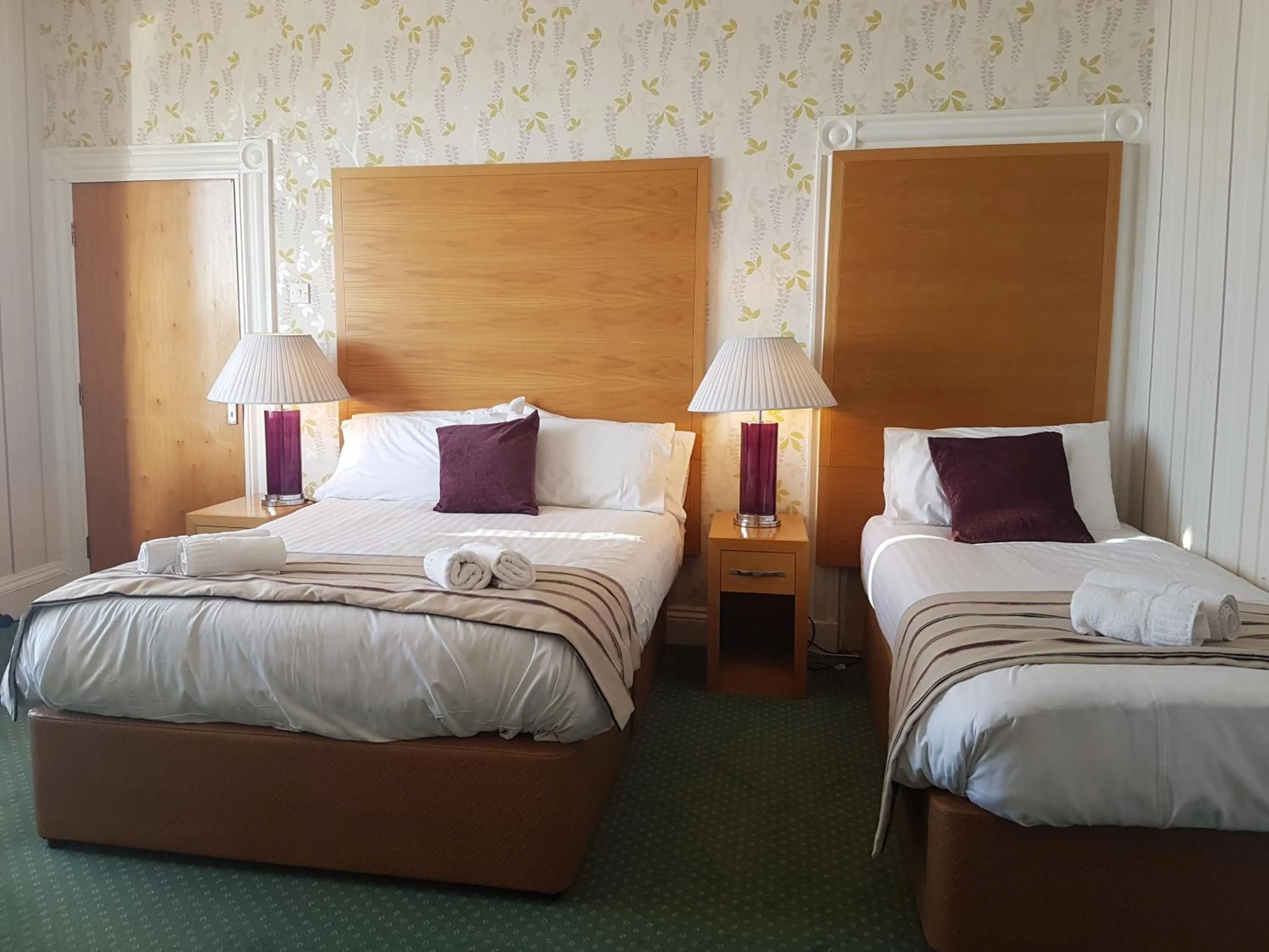 Bed in Gwesty'r Marine Hotel & Spa