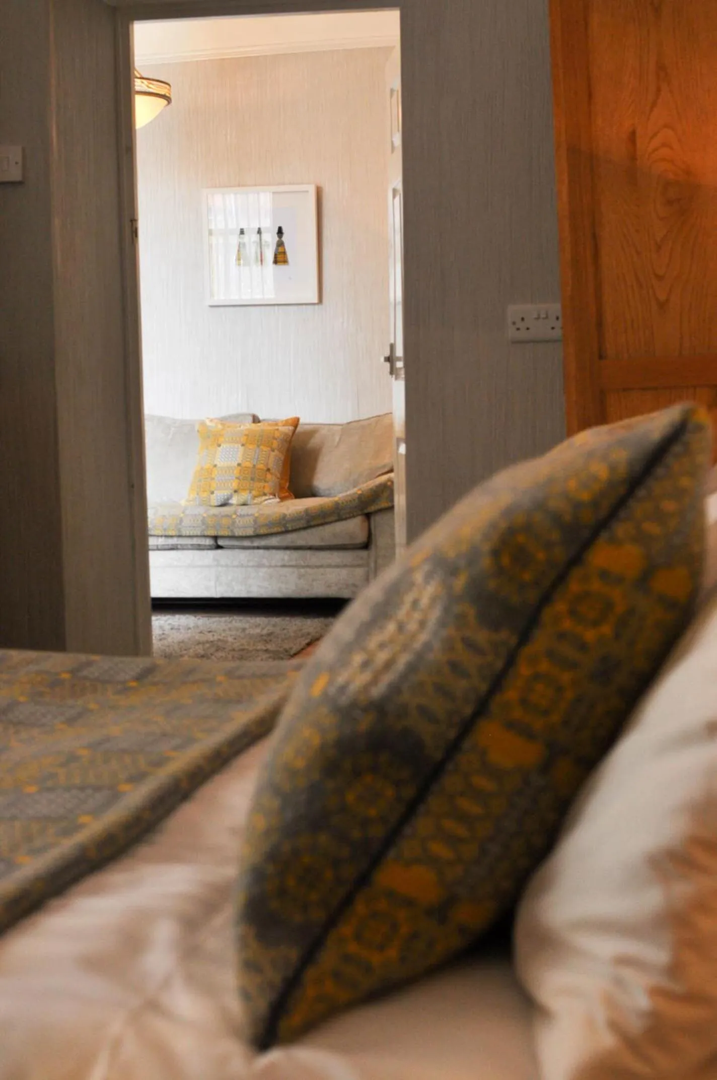 Seating area, Bed in Gwesty'r Marine Hotel & Spa