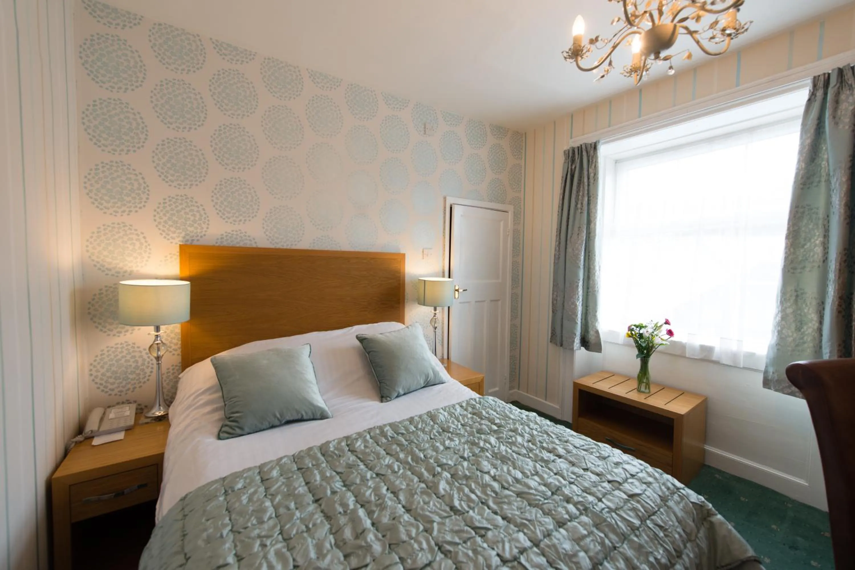 Bed in Gwesty'r Marine Hotel & Spa