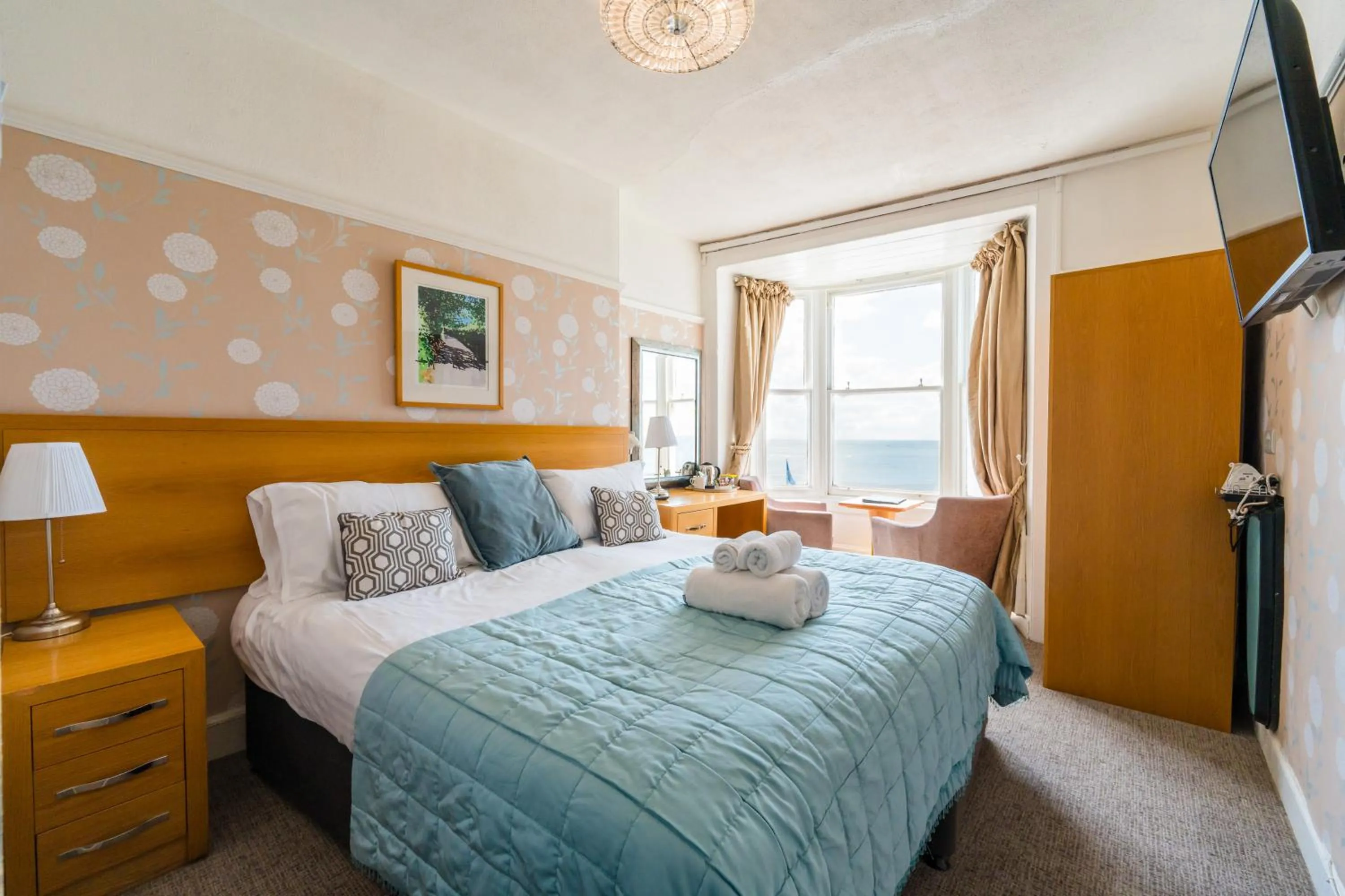 Bed in Gwesty'r Marine Hotel & Spa