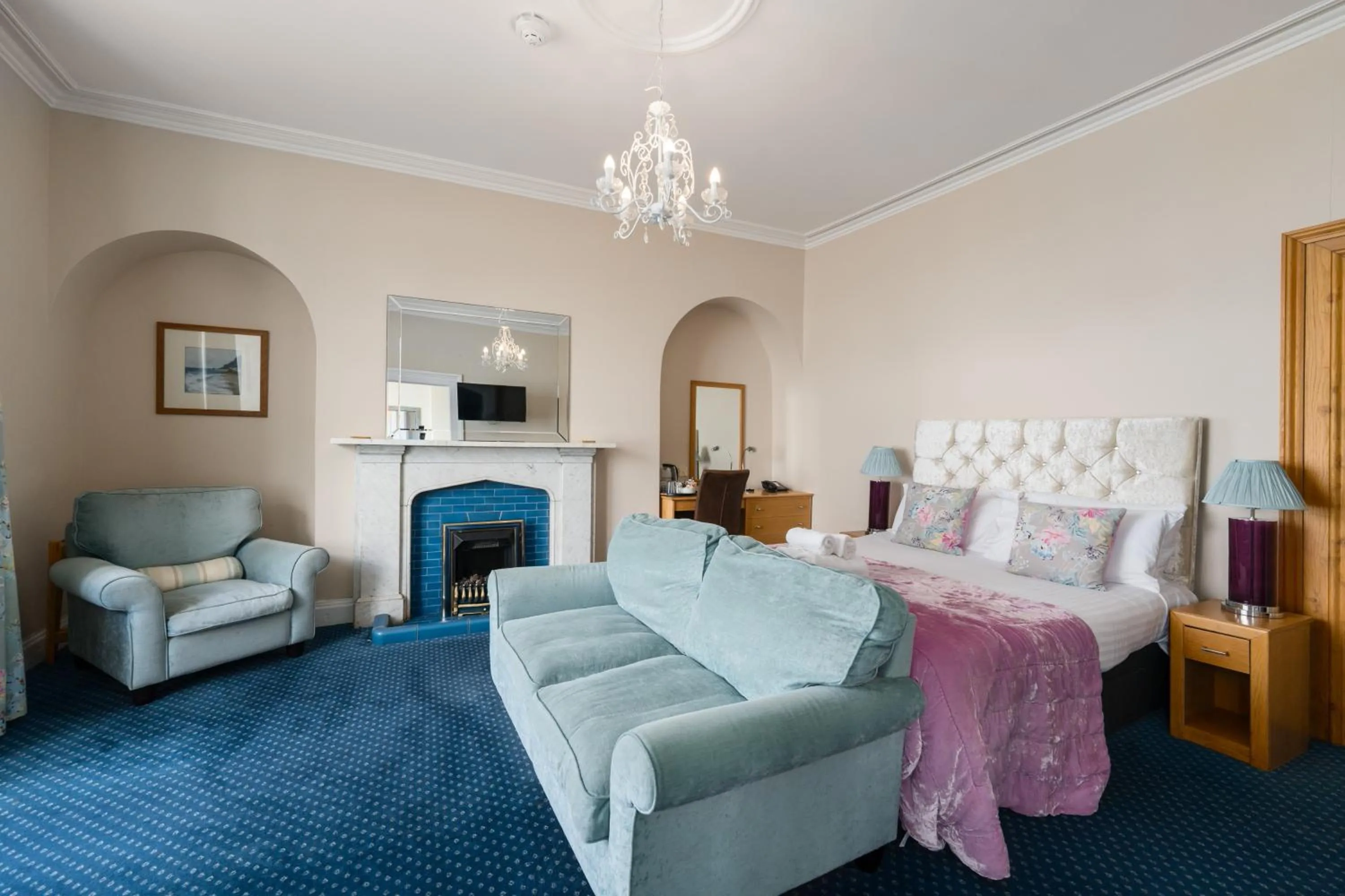 Gwesty'r Marine Hotel & Spa