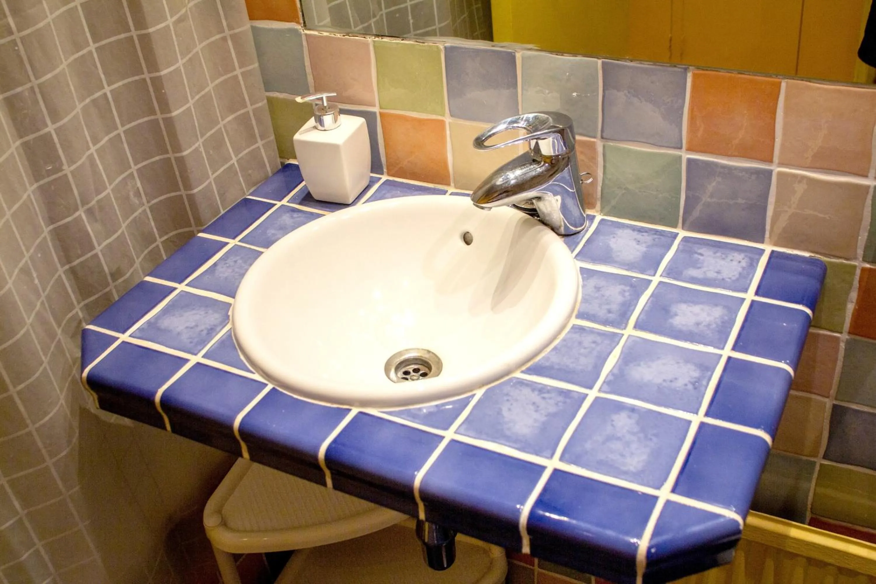 Bathroom in Quiet Studio in Madrid - 35 m² with Shared Pool