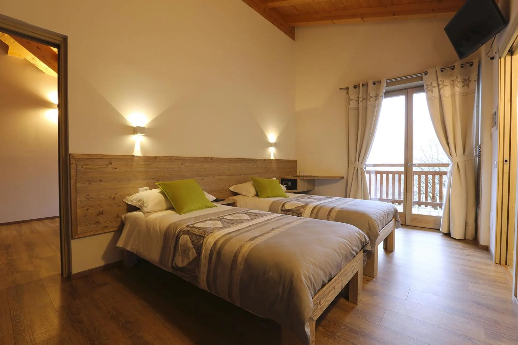 Bedroom, Bed in Alpen Chalet - Charme Mountain Hotel -