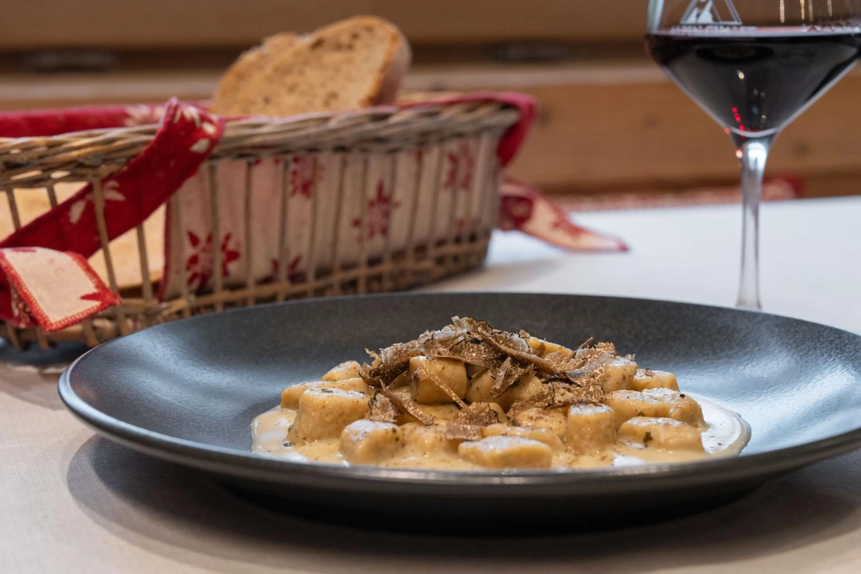 Restaurant/places to eat in Alpen Chalet - Charme Mountain Hotel -