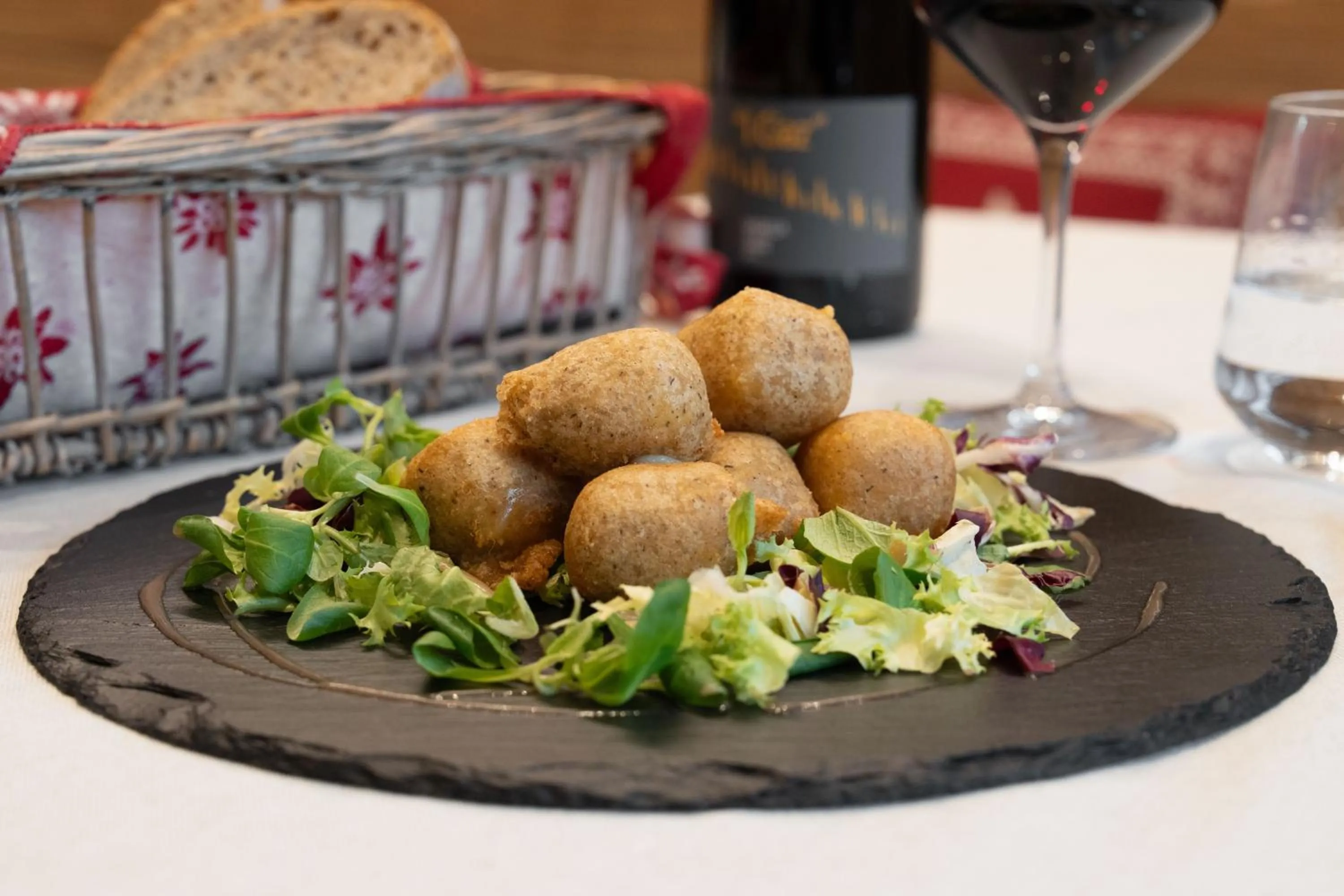 Restaurant/places to eat in Alpen Chalet - Charme Mountain Hotel -