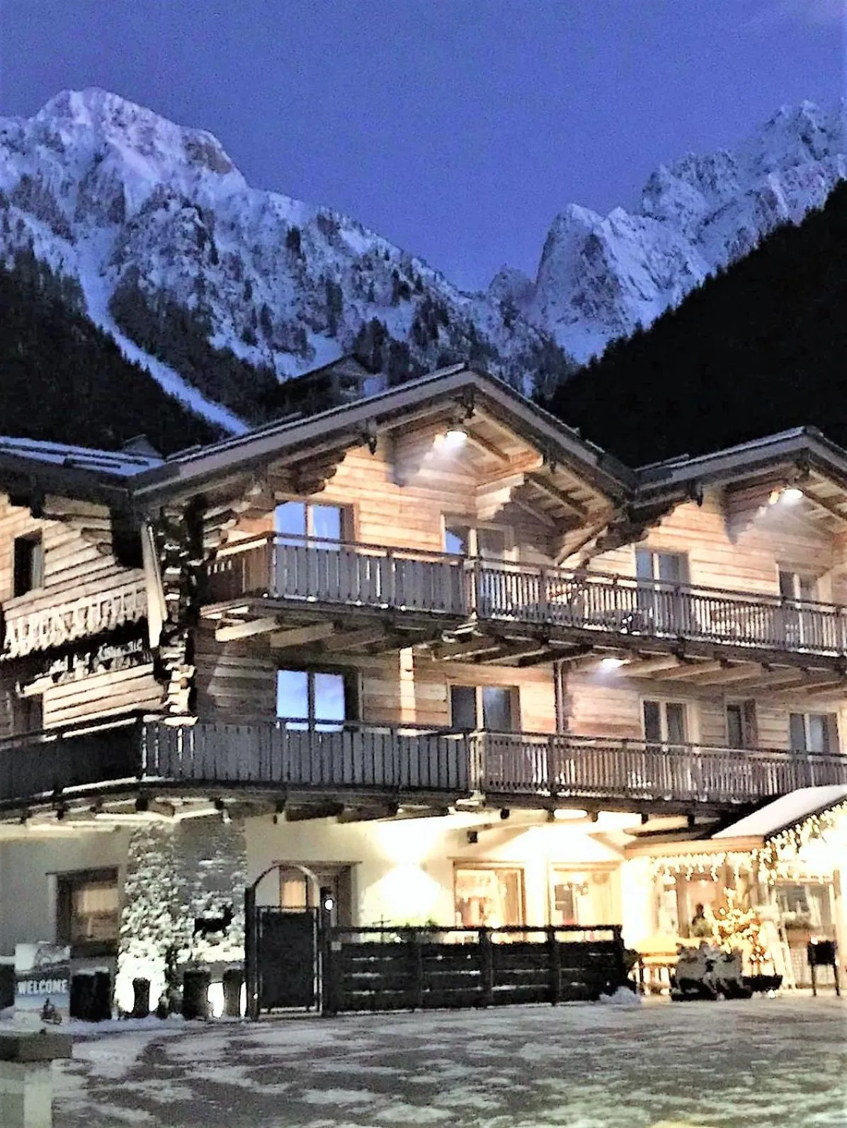 Property building in Alpen Chalet - Charme Mountain Hotel -
