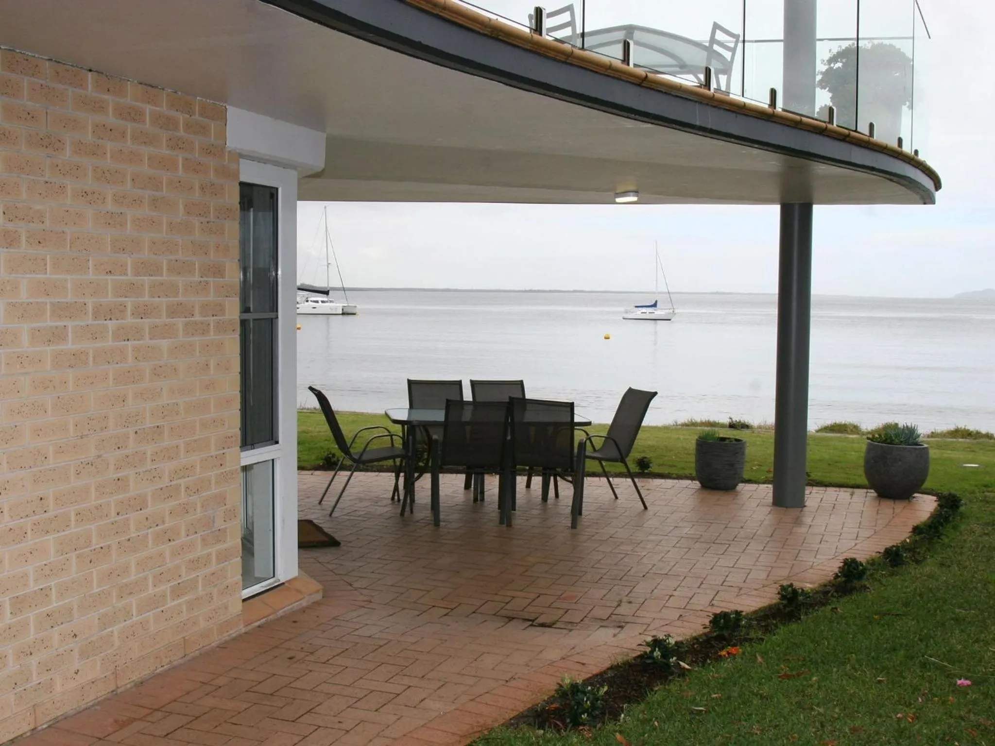 The Clippers 1 fabulous waterfront unit