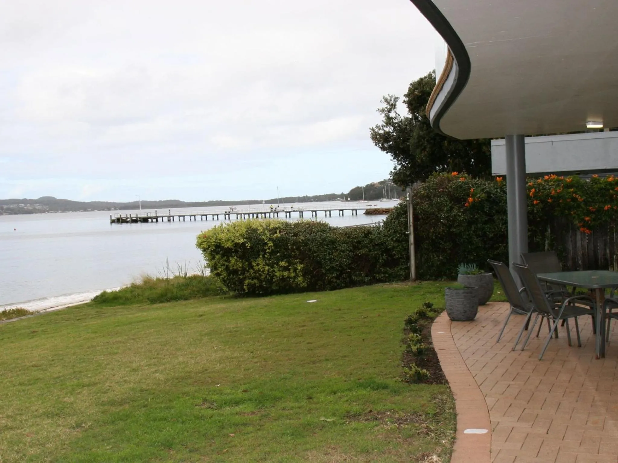 The Clippers 1 fabulous waterfront unit