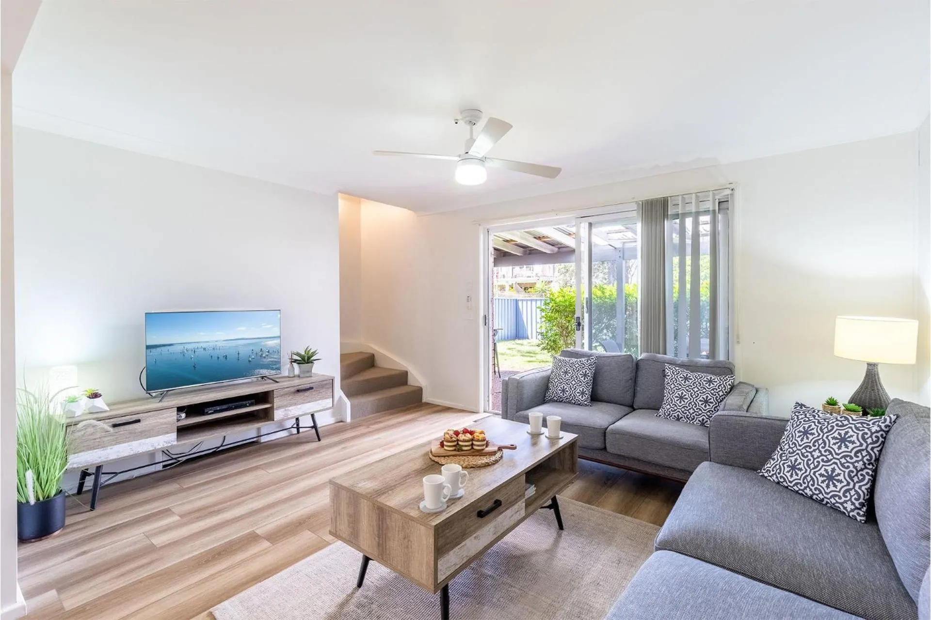 2 10 Catalina Close Walk to Shoal Bay Beach