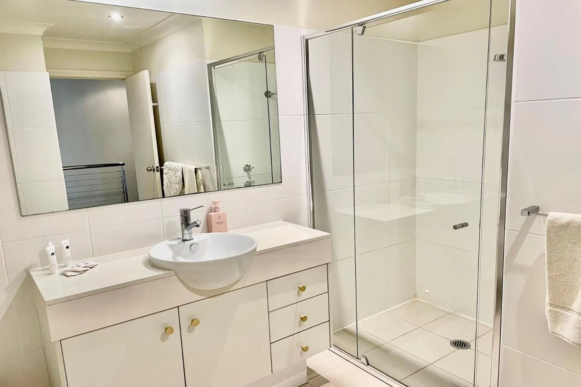 Bathroom in Oaks Pacific Blue 349 fantastic pool